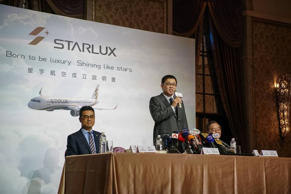 張國煒表示，當時正要接送小孩上課，因對方車輛突然竄出，他閃避不及煞車撞上。（翻攝自星宇航空臉書）