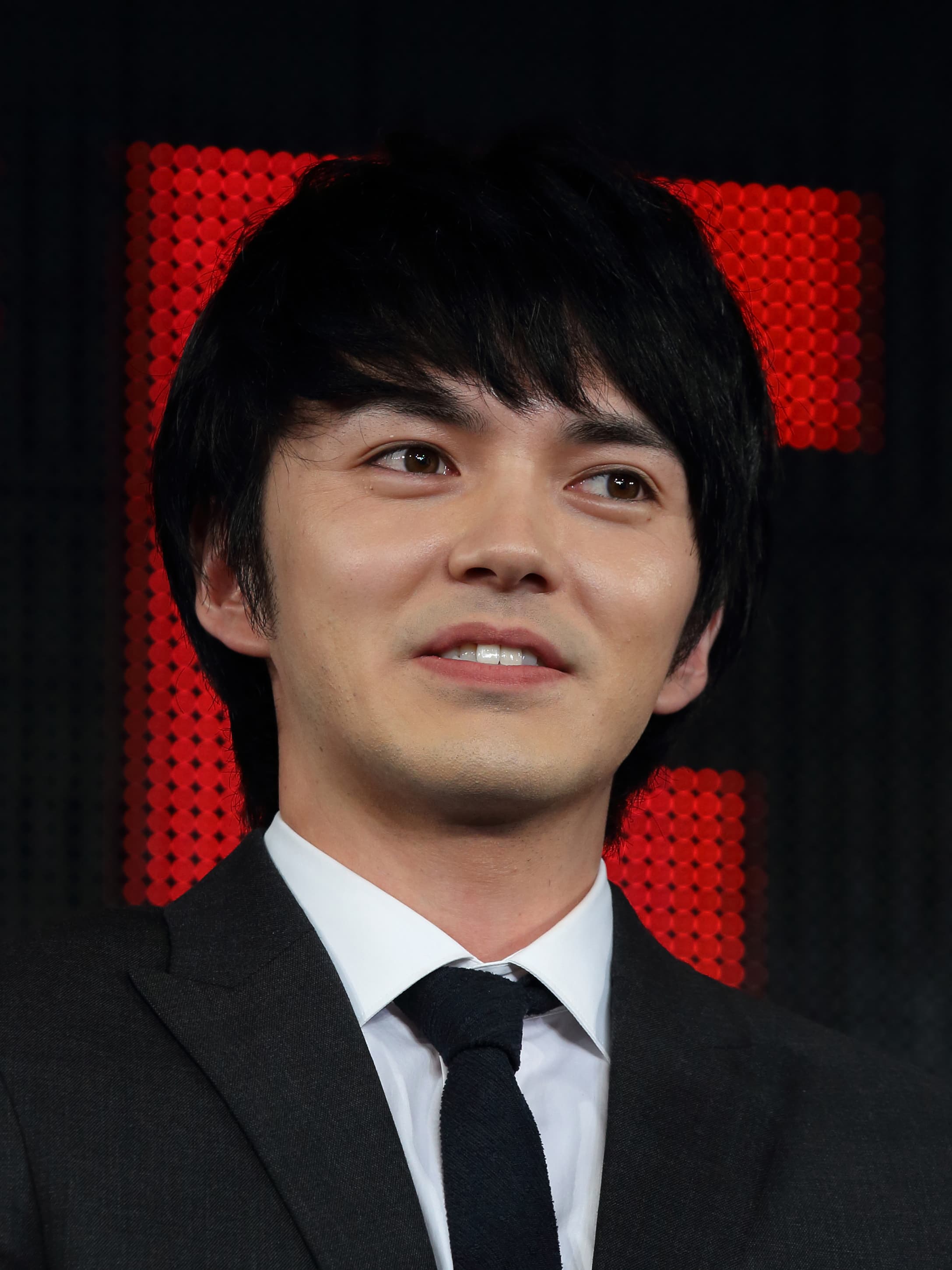 2016年，林遣都在東京出席NETFLIX替《火花》一劇舉辦的記者會。（東方IC）