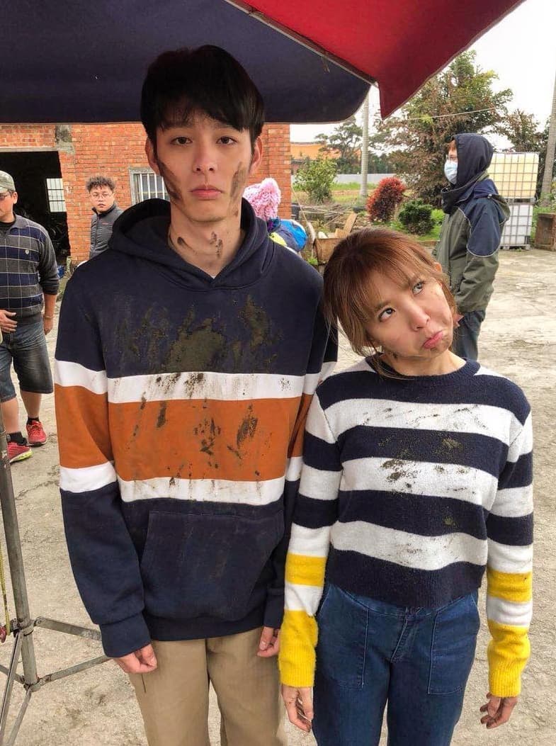 和曹佑寧（左）合作《人際關係事務所》很開心，但印證戲的主題，瑤瑤覺得自己的人際關係滿有問題，因為她個性慢熱又太直接，講話還有點賤，有時候只是開玩笑卻引起誤會。 （翻攝自曹佑寧臉書）