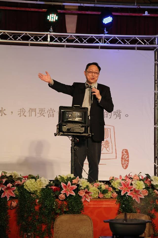 柯文哲談到前次競選總幹事姚立明就怒氣上衝，講到激動處忍不住爆粗口。（翻攝自姚立明臉書）
