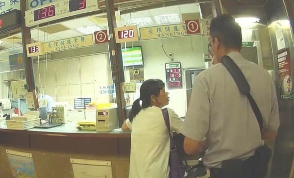 經員警苦口婆心勸說是詐騙技倆，孟婦才打消念頭。（警方提供）