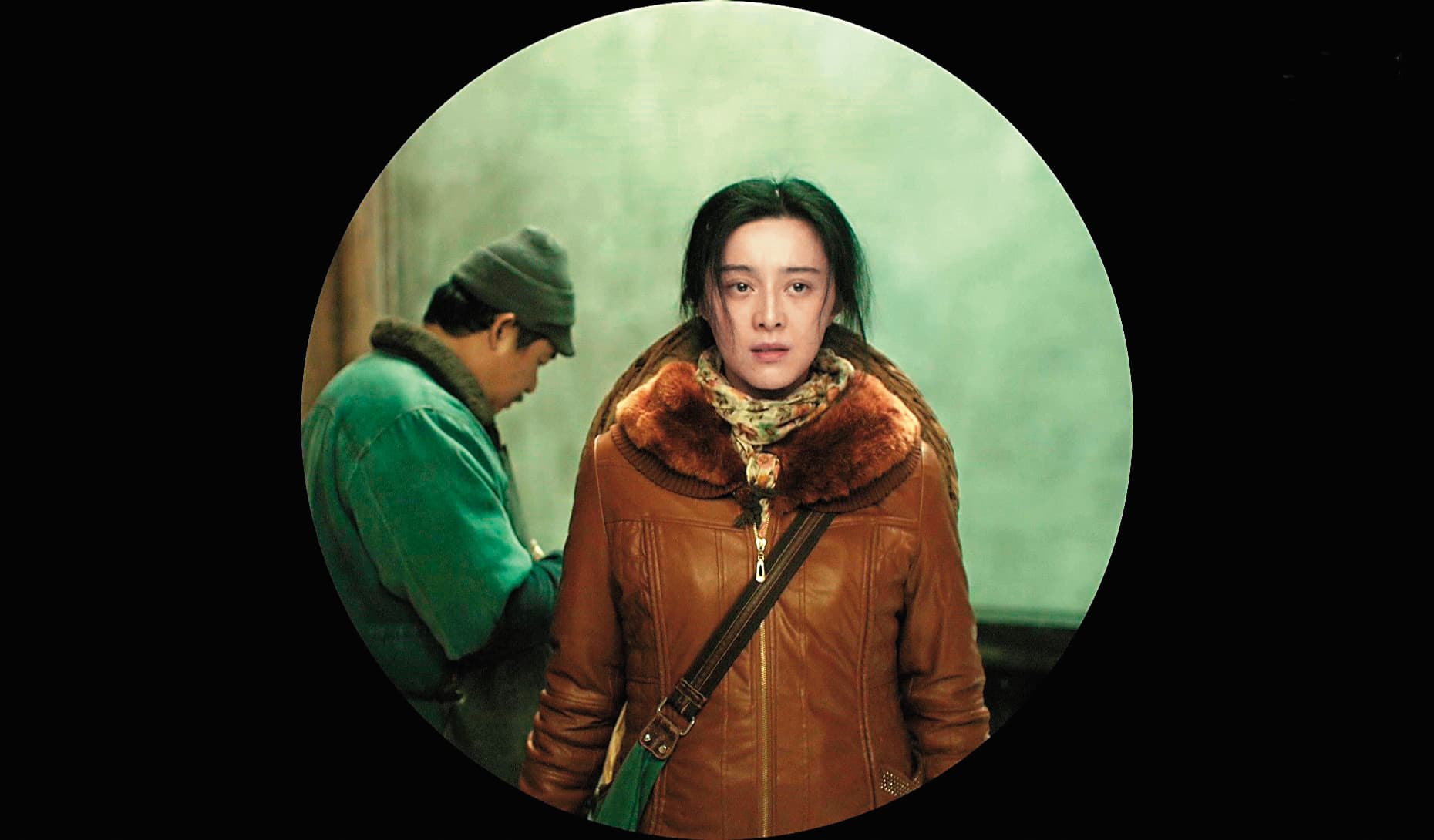 吳謹言曾經為《我不是潘金蓮》定裝，但電影最終的女主角卻是素顏扮土更有哏的女神范冰冰（右）。