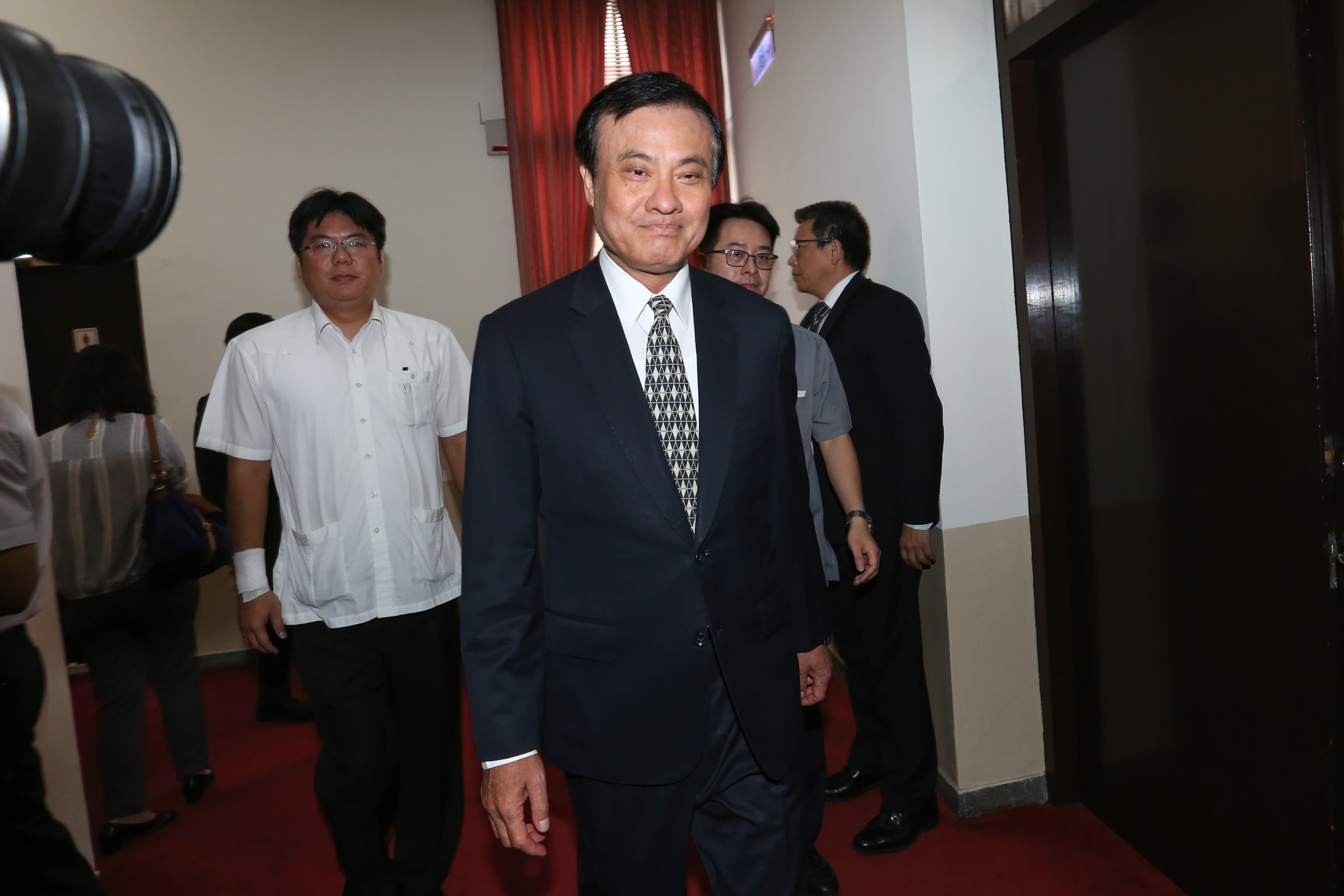  立法院長蘇嘉全表示，因外交部邀立委赴美參加紐約聯合國大會觀察團，因此建議9月21日開議。圖為今年6月蘇嘉全出席臨時會。
