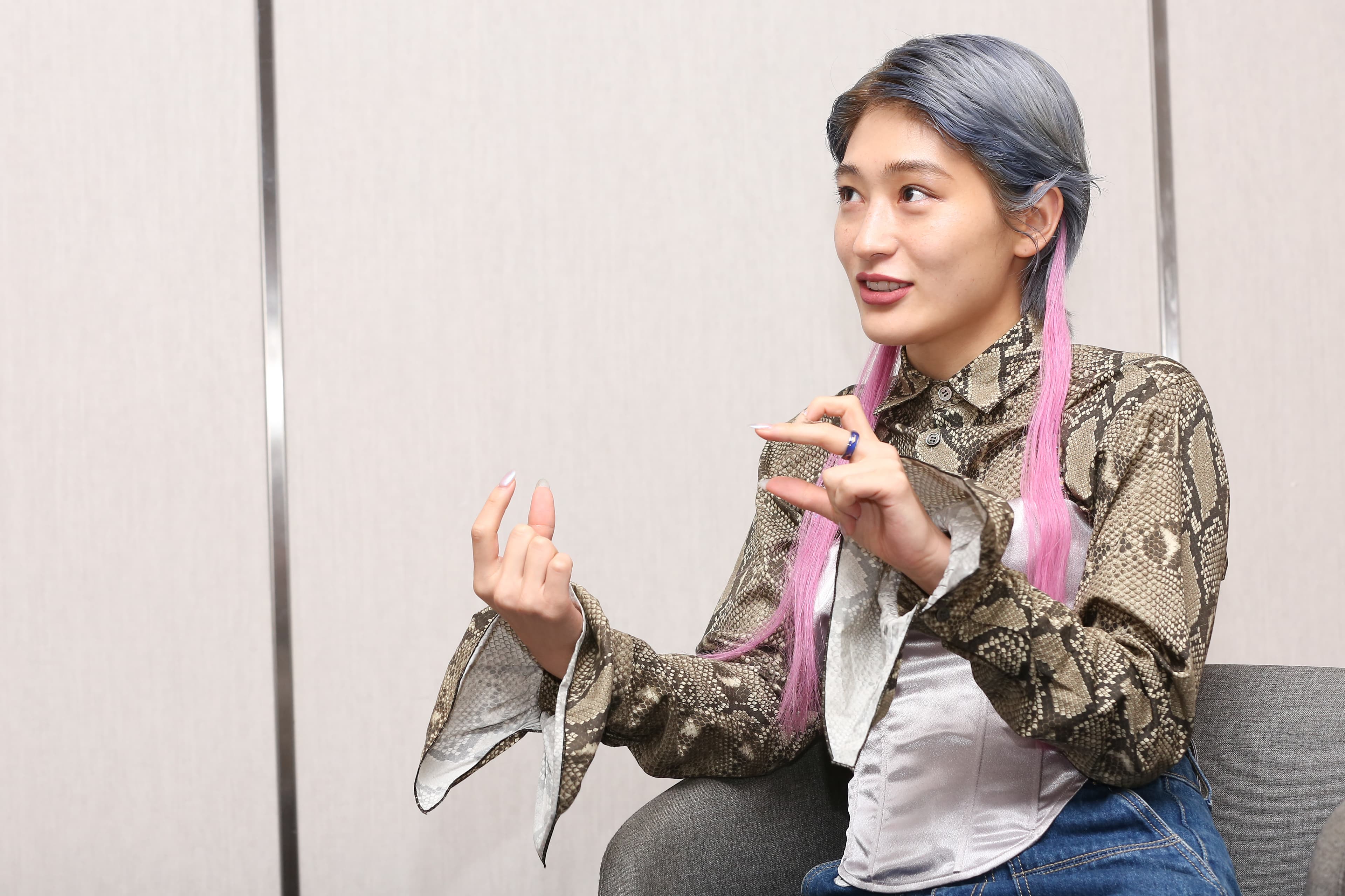 KOM_I說當她被推回岸上，粉絲響起的歡呼聲讓她非常感激。