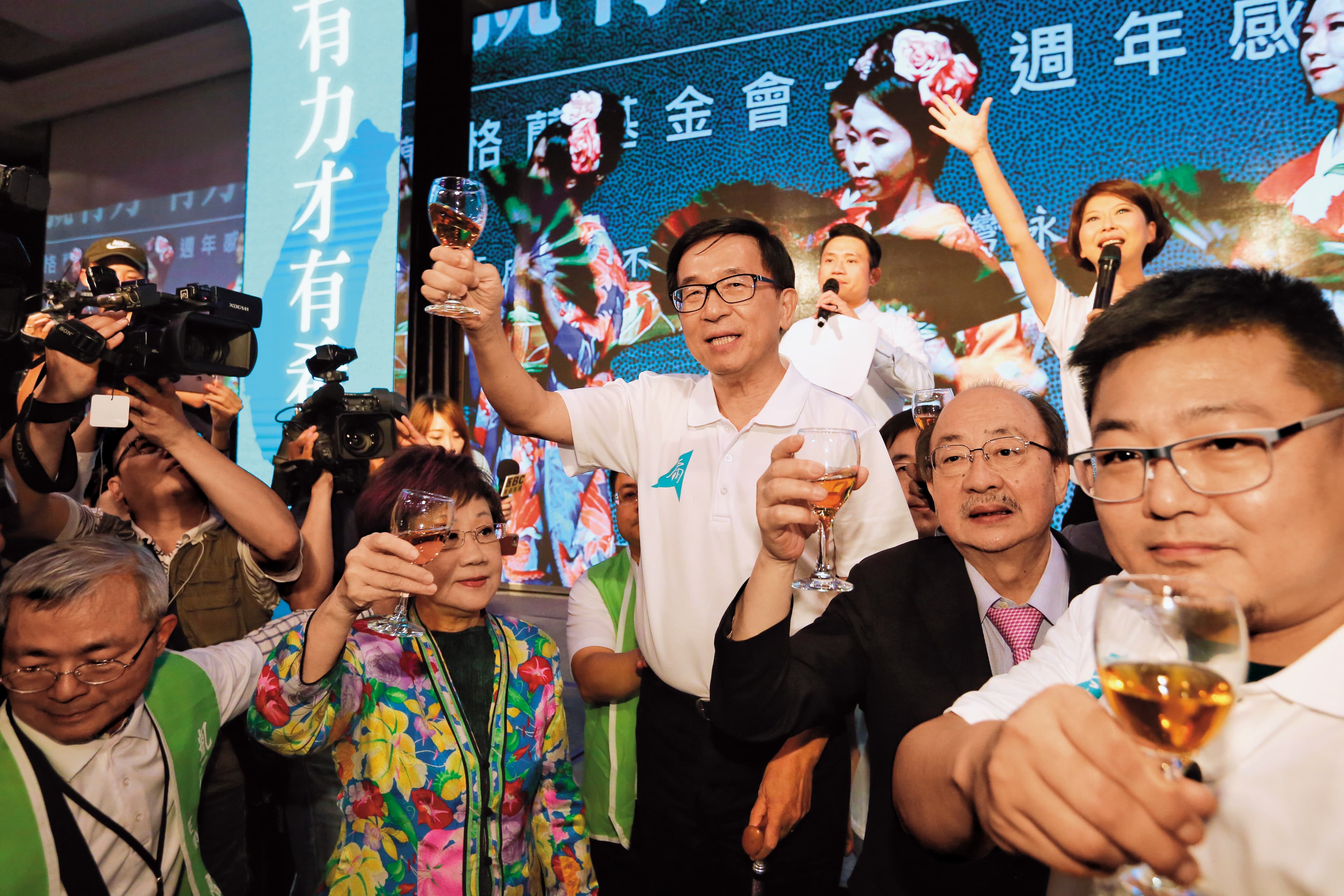 保外就醫返家後的陳水扁不甘寂寞，今年出席了凱達格蘭基金會募款餐會。（林俊耀攝）
