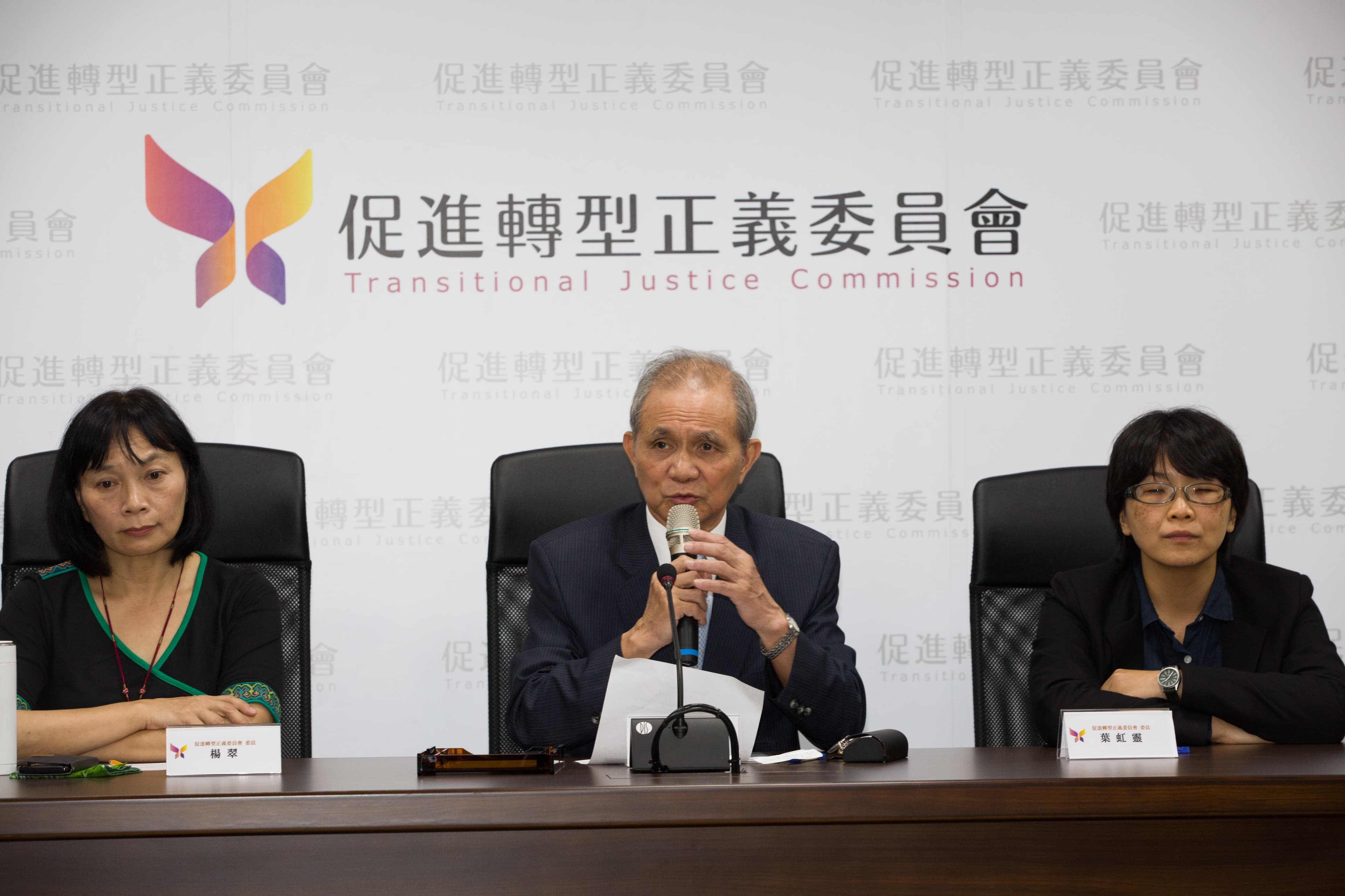 黃煌雄說，這是促轉會成立以來形象衝擊最大的事情，重申不會將轉型正義與選舉掛勾。