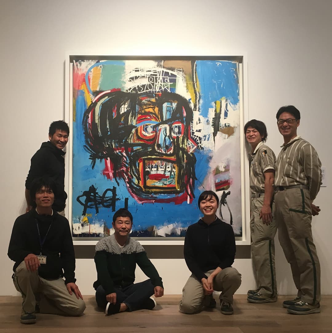  前澤友作IG經常秀出與藝術作品或藝術家的合照。（翻攝自前澤友作IG）