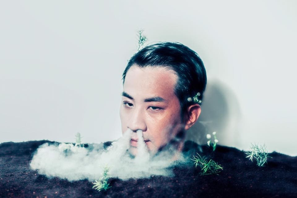 黃健瑋在舞台劇《神農氏》中演出一名內心戲很多的病患。（翻攝自國家兩廳院粉絲團）