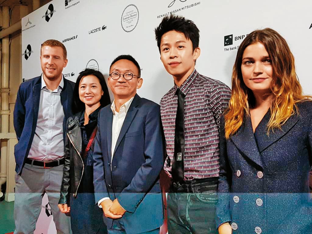 監製Alexis Perrin（左起）、劉詠怡、導演何蔚庭、演員李鴻其、Louise Grinberg出席多倫多影展。（何蔚庭提供）