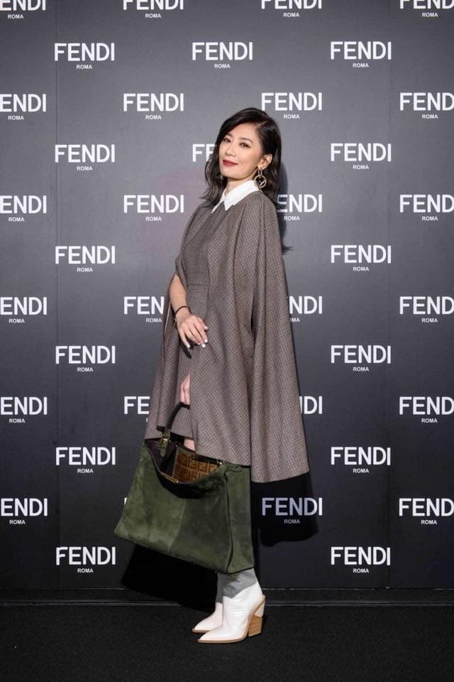 賈靜雯為老公修杰楷生了兩個女兒，下個月還將補辦婚宴。（翻攝自賈靜雯臉書）