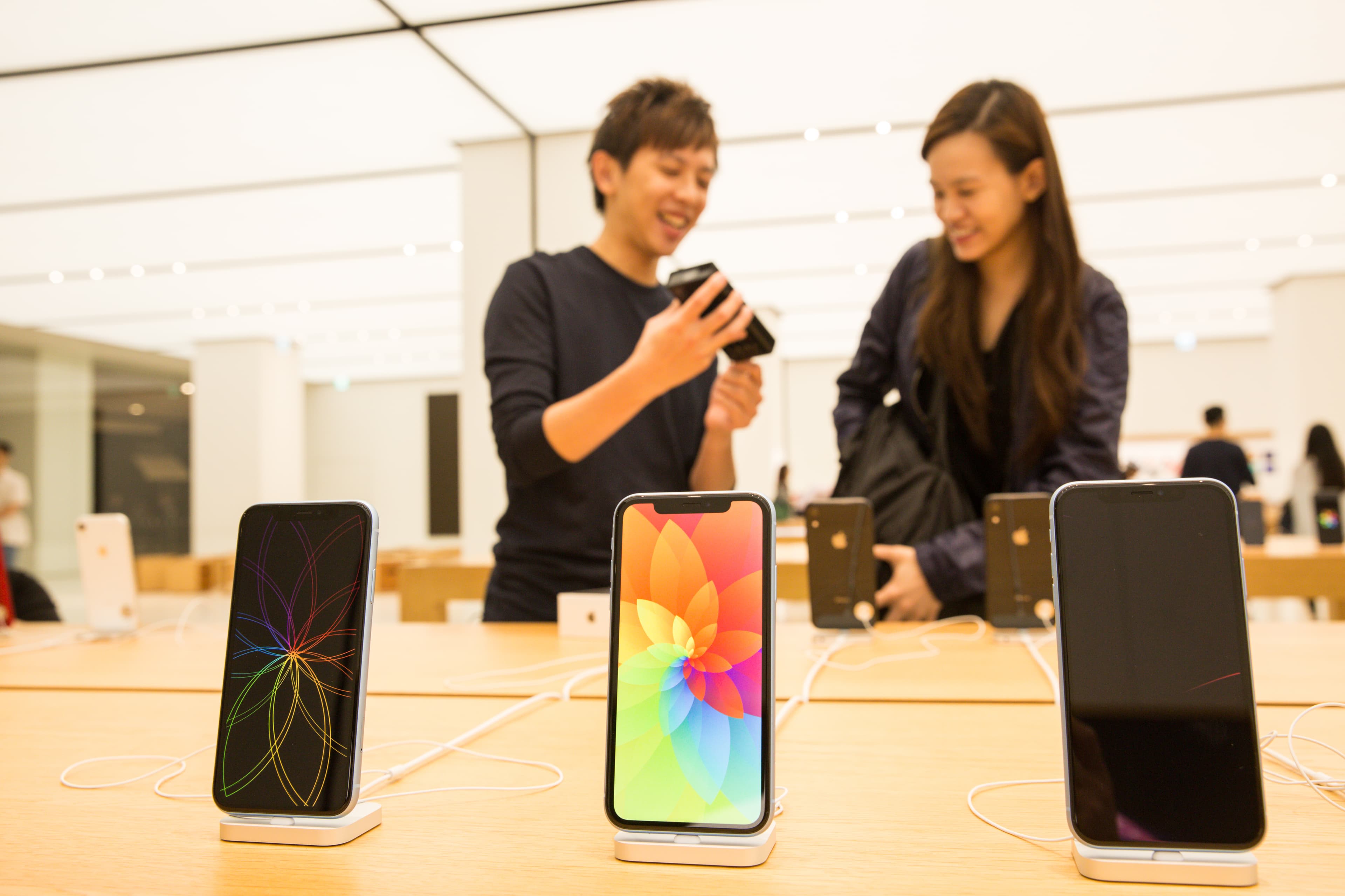 iPhone XR正式在台開賣，由於價格比XS系列更親民，被外界視為新一代iPhone長賣款。