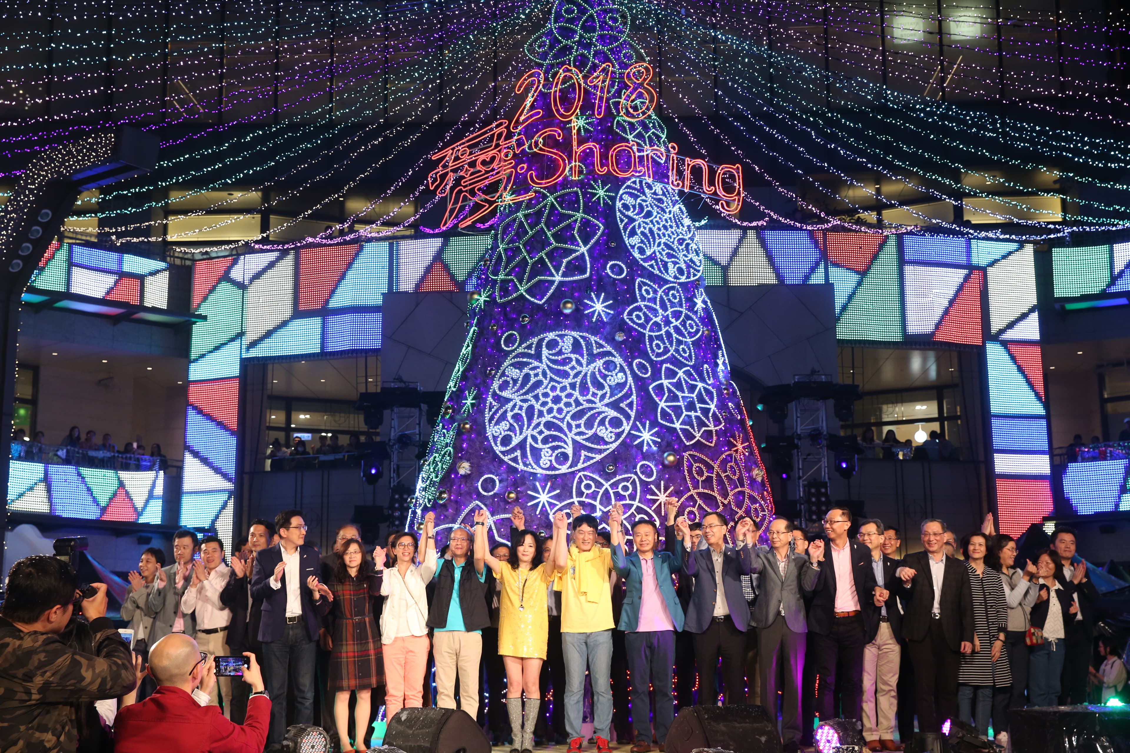 統一集團16日舉辦「愛．Sharing」愛分享點燈活動。