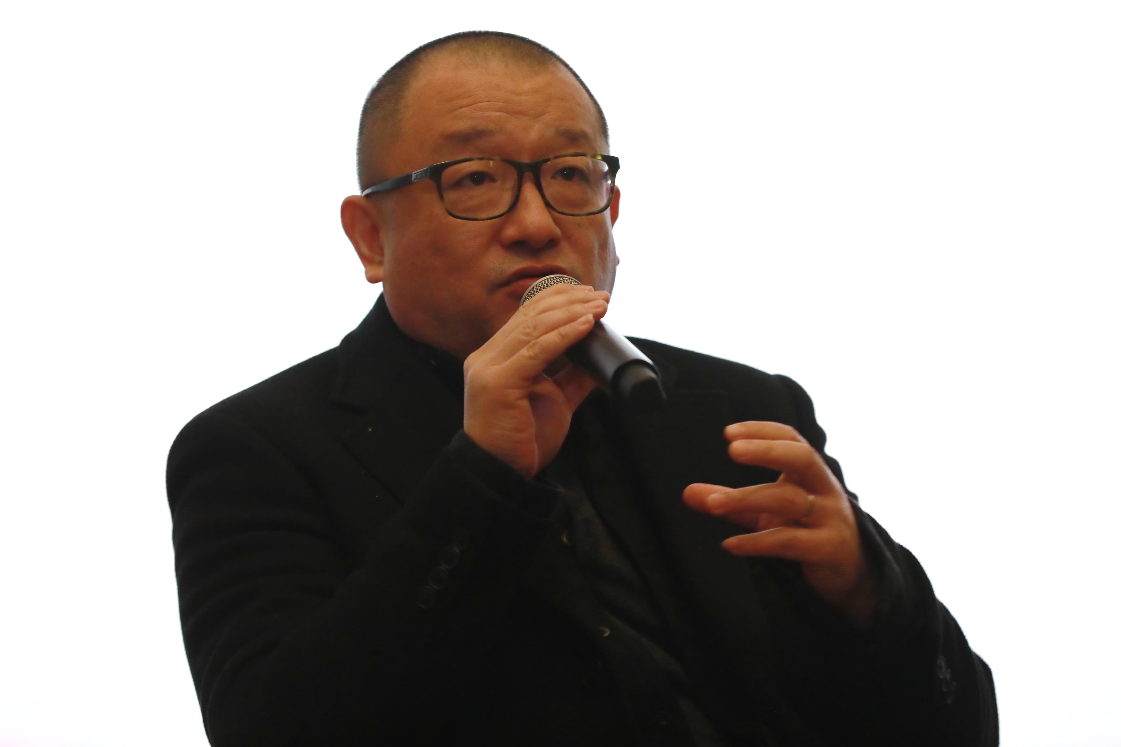 王小帥是《大象席地而坐》的製片方兼投資人，他與胡波對電影片長意見不合，還有辱罵胡波的對話截圖曾流傳，後遭刪除。（東方IC）