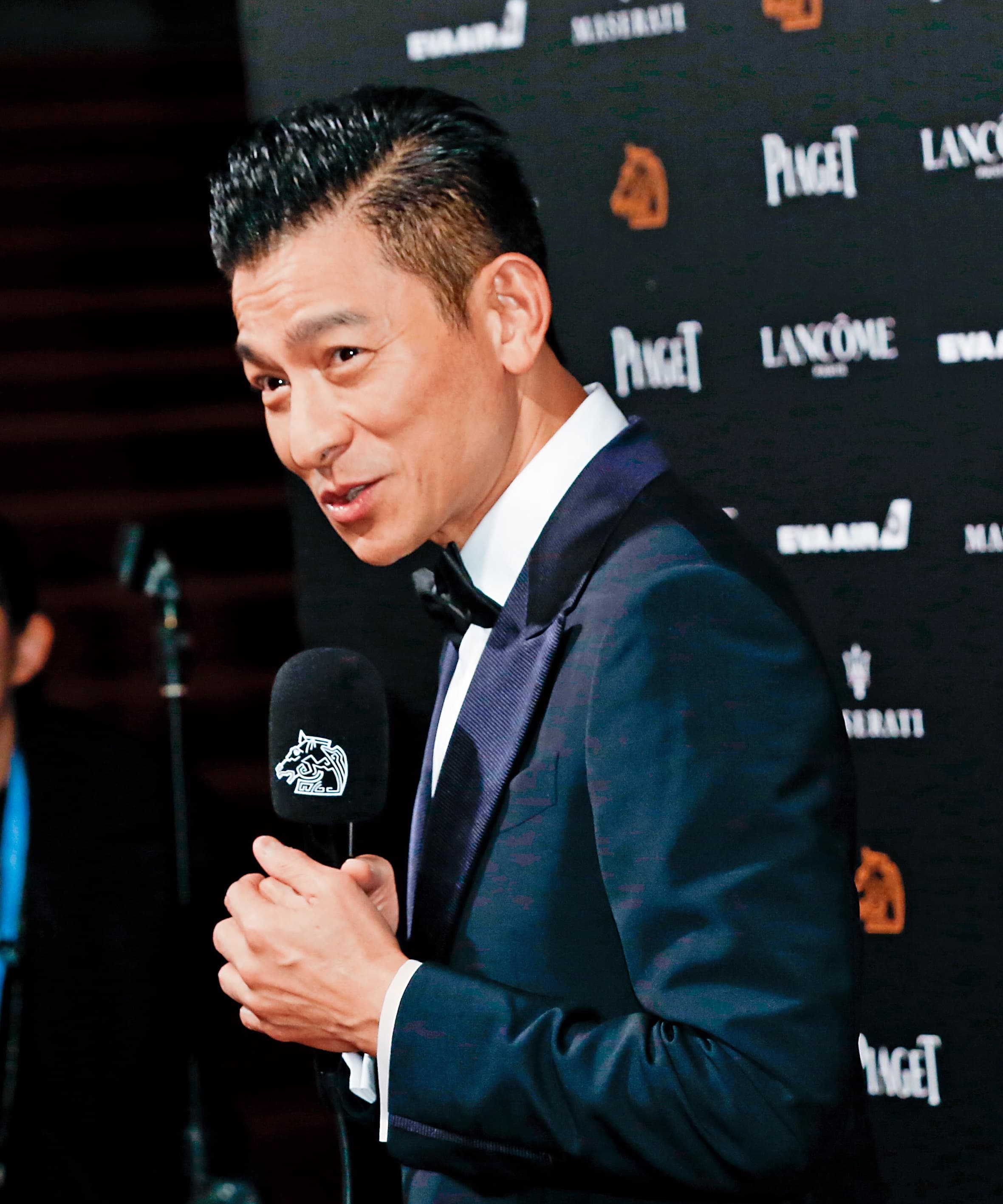 劉德華為金馬獎增色不少，尤其在謝金燕發言冷場、尷尬時扮演暖男，替她鼓掌弄熱場子。