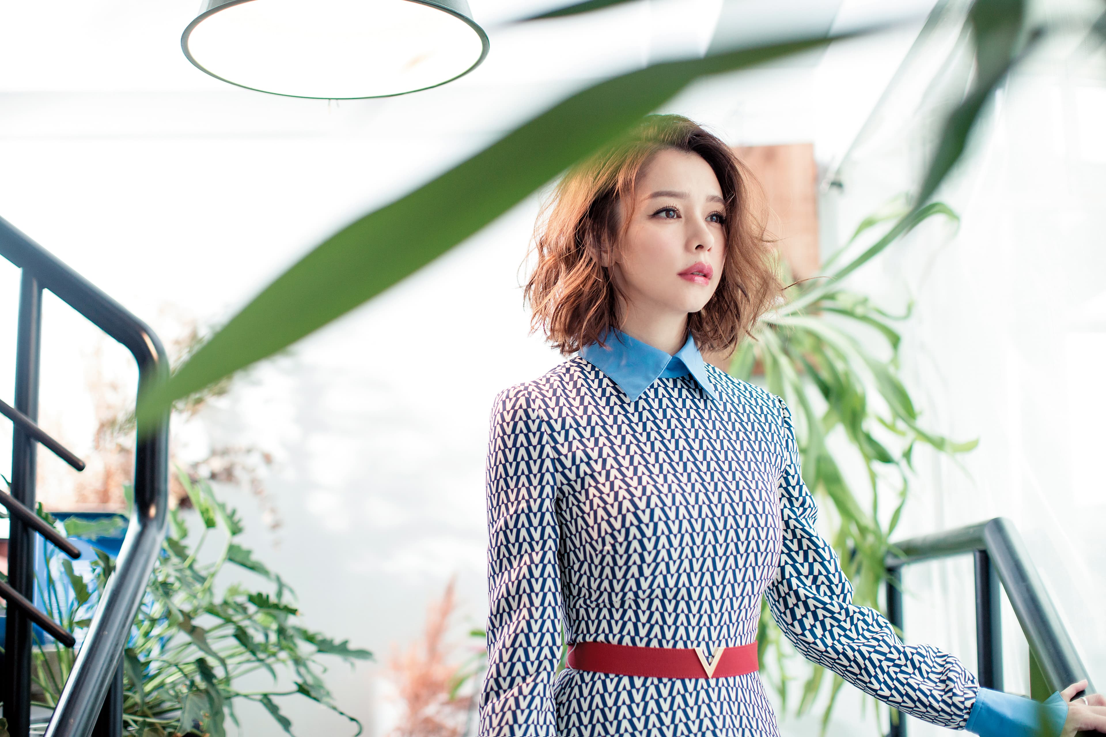 愈不像自己的角色，徐若瑄演來愈是過癮。新作中她演到記憶斷片，甚至像是靈魂出竅，她直說 「很享受！」