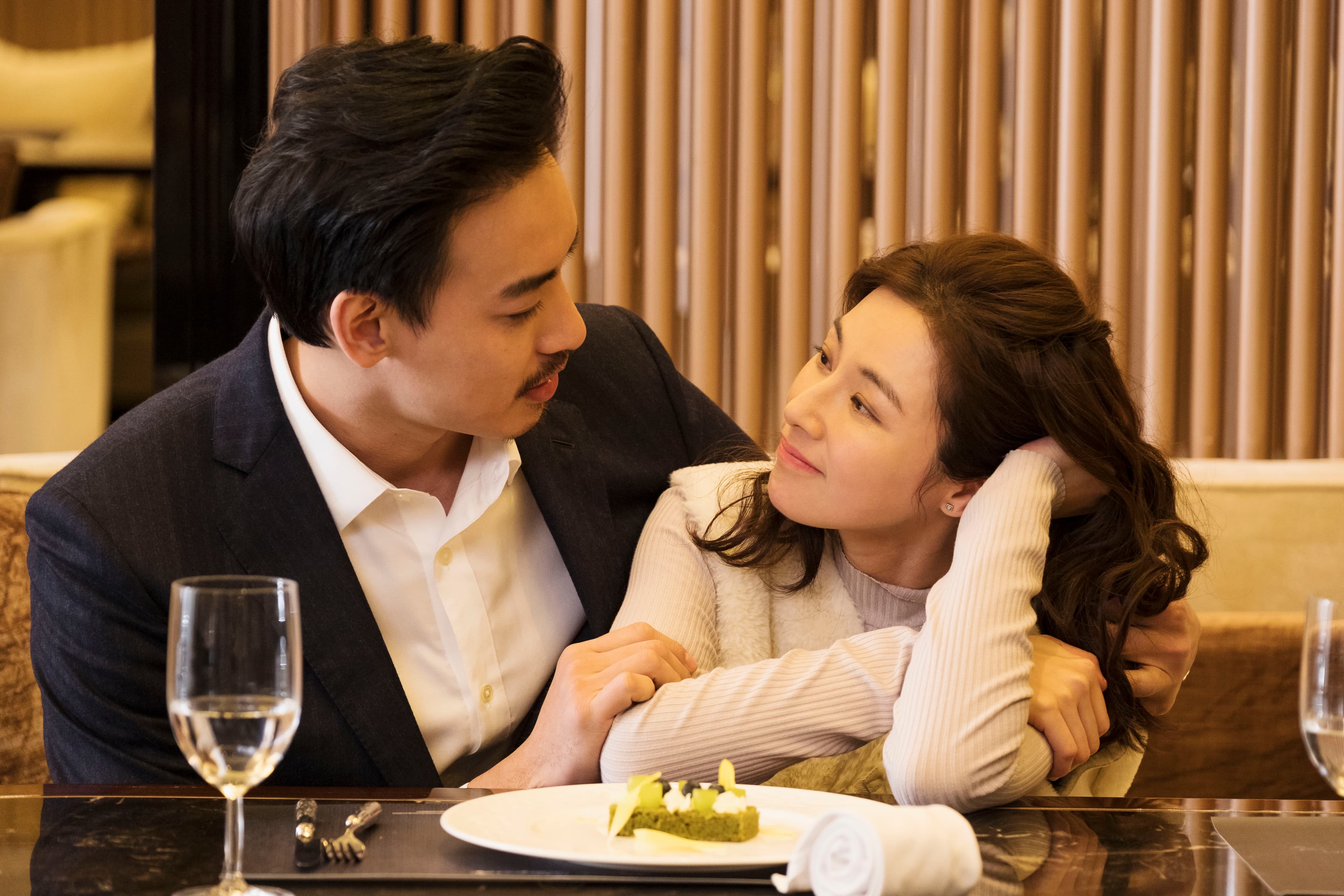 陳怡蓉與黃柏鈞在戲裡是一對情侶，但遇上各種瑣事考驗著感情。（青睞影視提供）