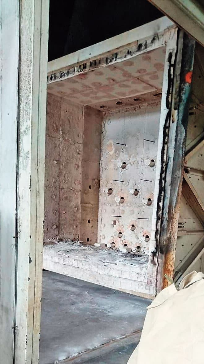 明道實驗室爐體擅自嵌入延伸框，增加爐深廣拓商機。