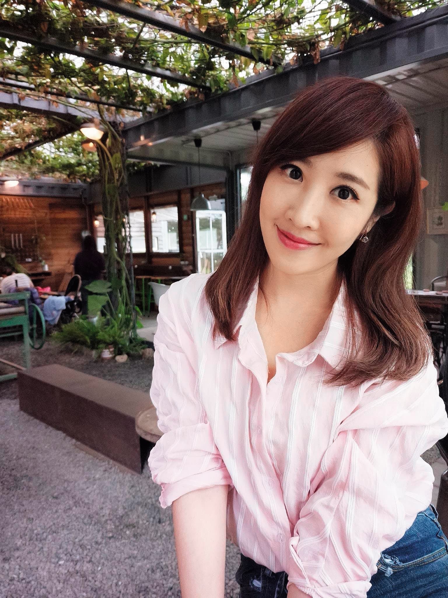 主播黃若薇曾在計程車上被吃豆腐。（翻攝自黃若薇臉書）