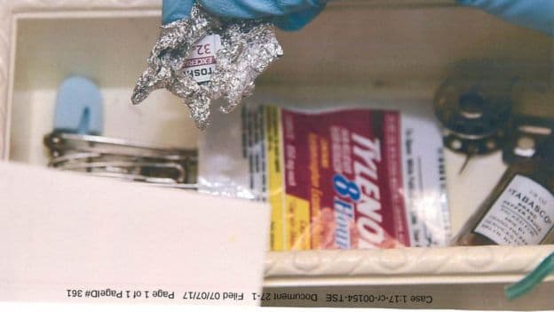 馬洛里把機密資料存入SD卡中，藏在家中臥室櫃子裡。（網路截圖，US district court, Virginia）