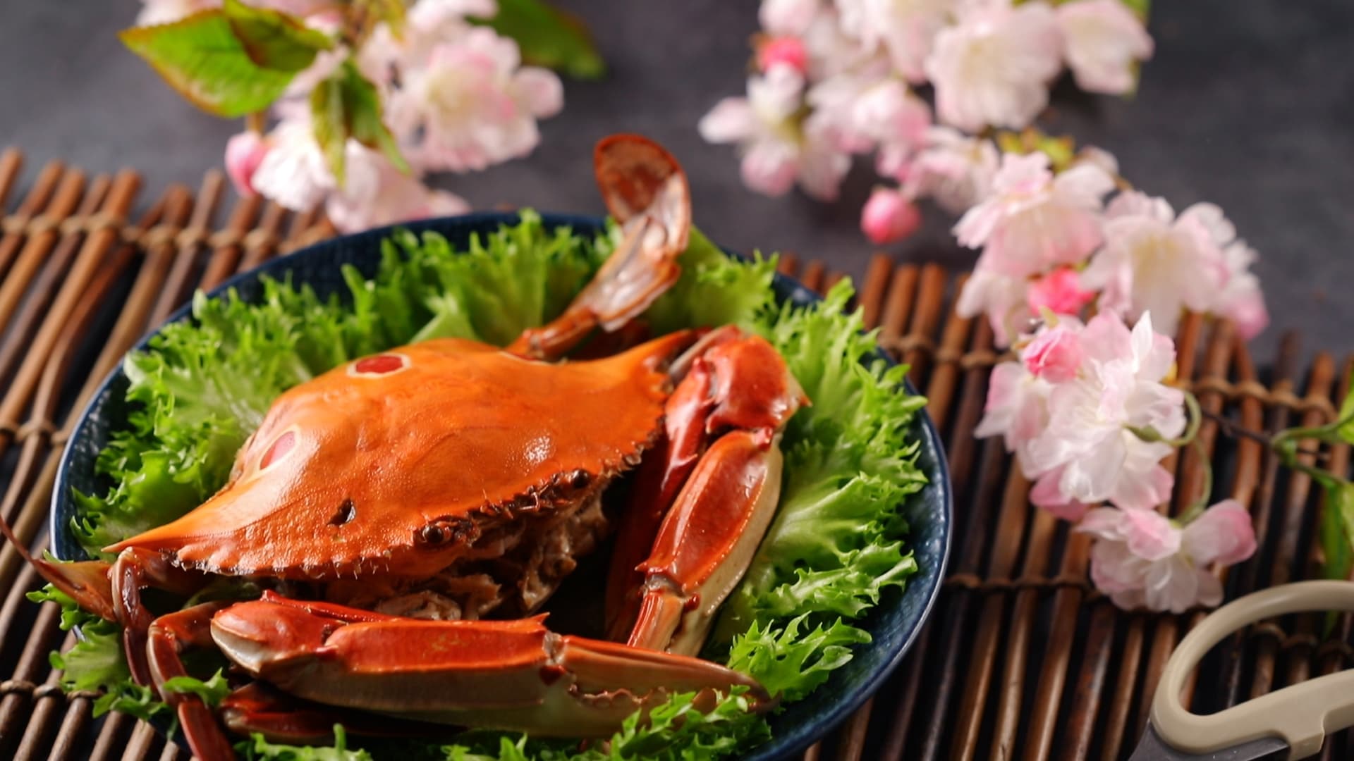 「威士忌酒醉三點蟹」加入蜂蜜威士忌，能讓肉質更加鮮甜。