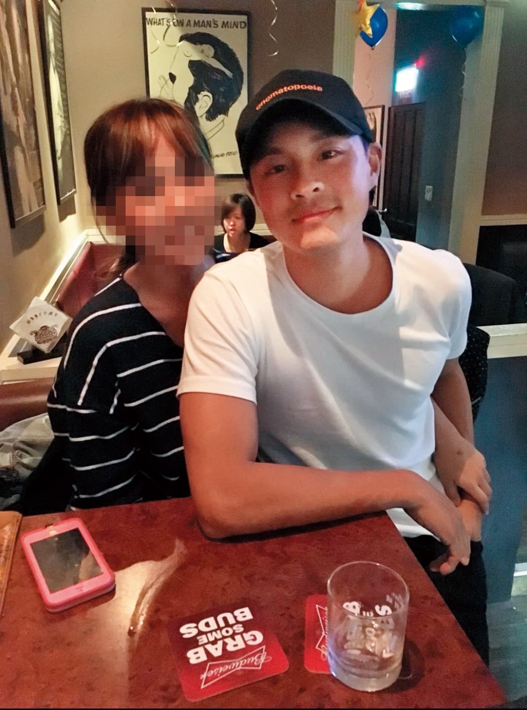 正宮雖然之前人在北京，還維持著跟孫其君的遠距離戀情，但是聽聞孫其君轉跟郭雪芙曖昧，多次崩潰，而且厭食暴瘦。（翻攝自IG）