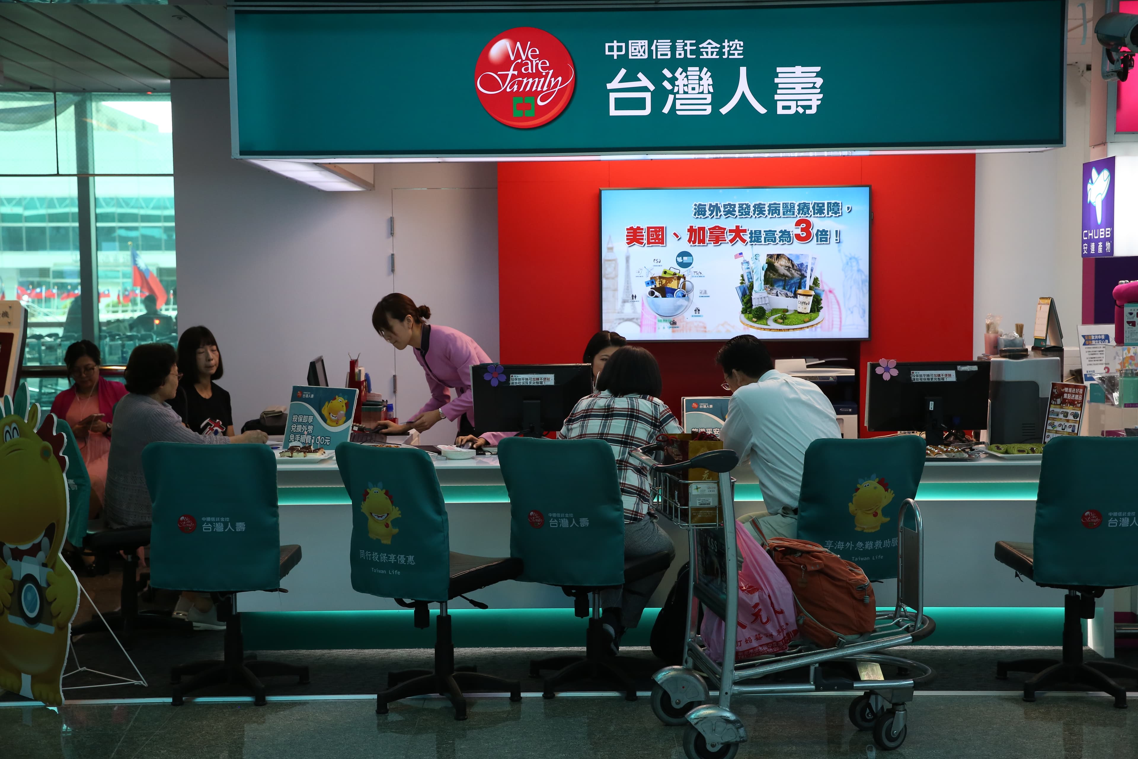 機師罷工導致航班延誤或取消，多家不便險將罷工列為除外不賠。