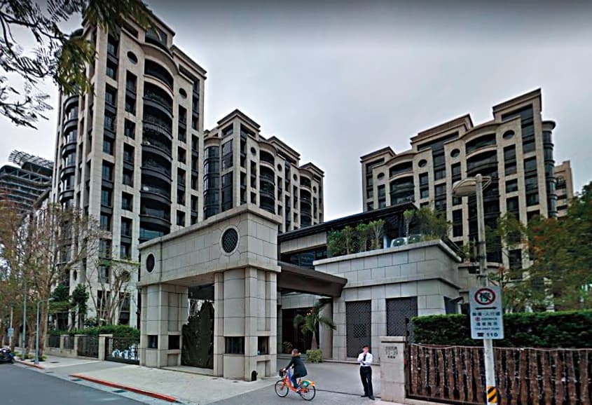 哈林跟張嘉欣的最新住居台北花園，根據媒體粗估可能有1.5億元，不過現在價錢應該沒到那麼好，且可能是租屋而居。（翻攝自Google Map）