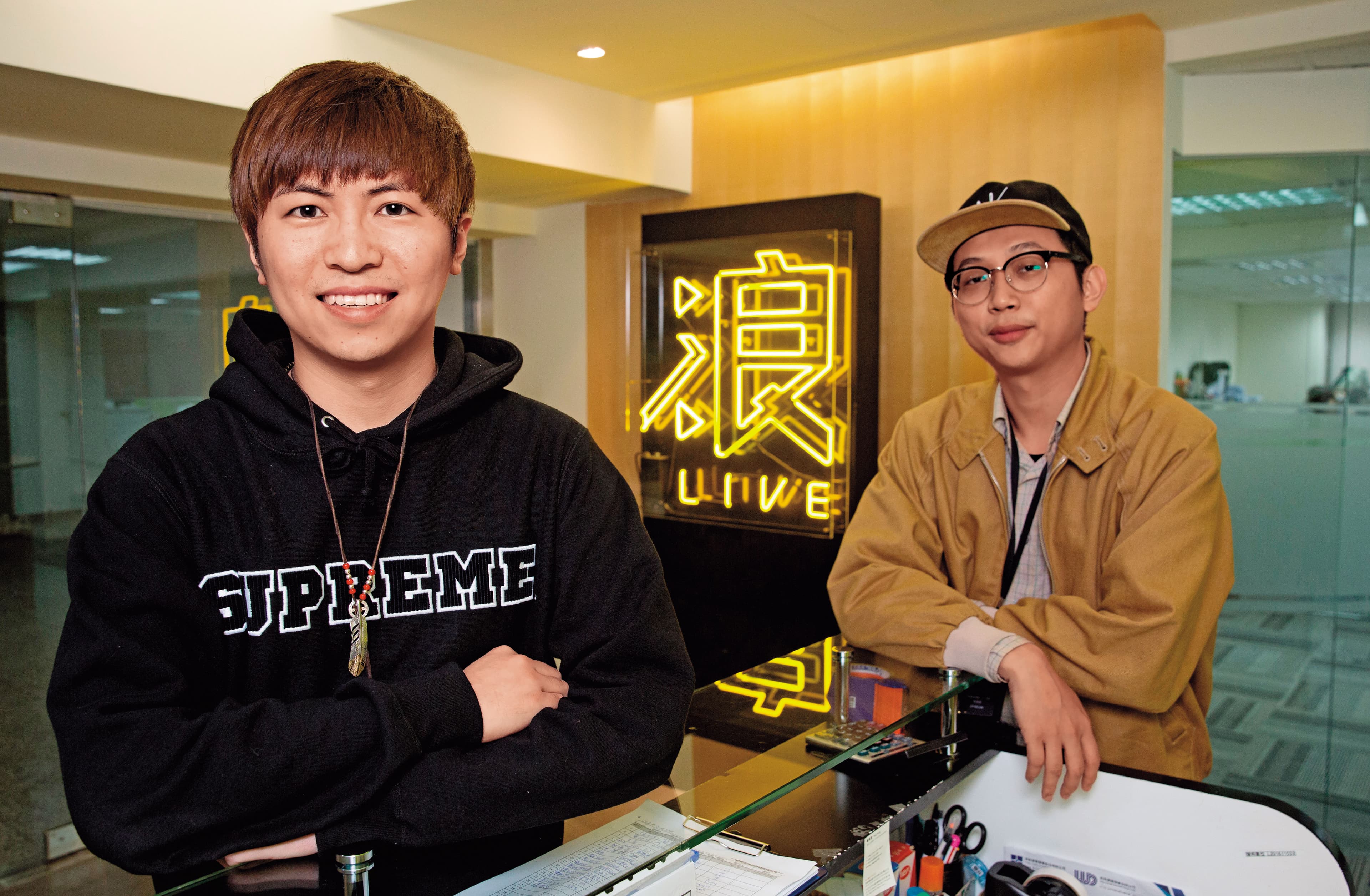 浪Live策略顧問林堯詮（右）、經紀長武傳翔（左）評估，台灣1年的直播商機上看3百億元。