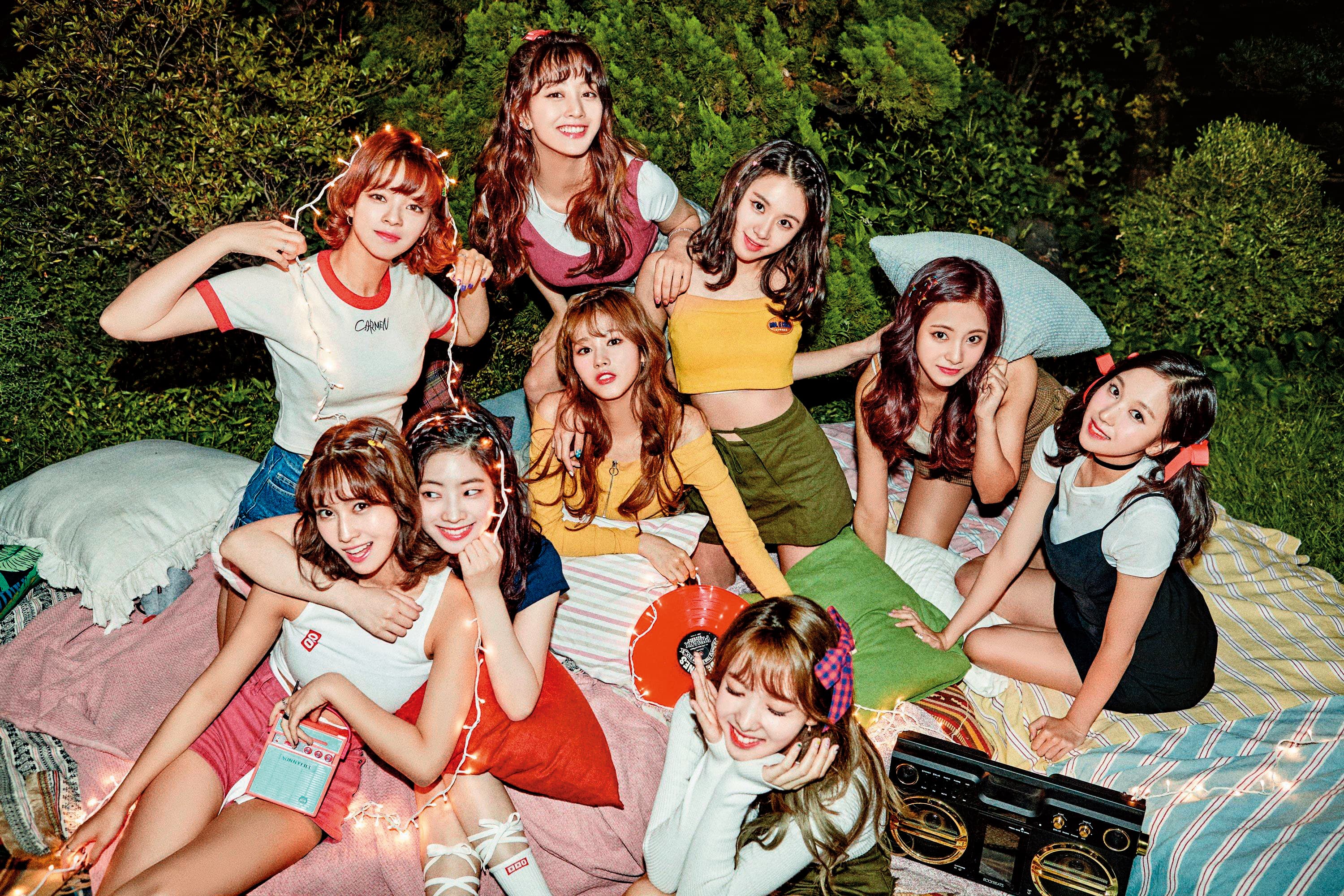 淫片風波狂燒，連當紅的「TWICE」也被點名恐受害，但官方已出面闢謠否認。（翻攝自TWICE官網）