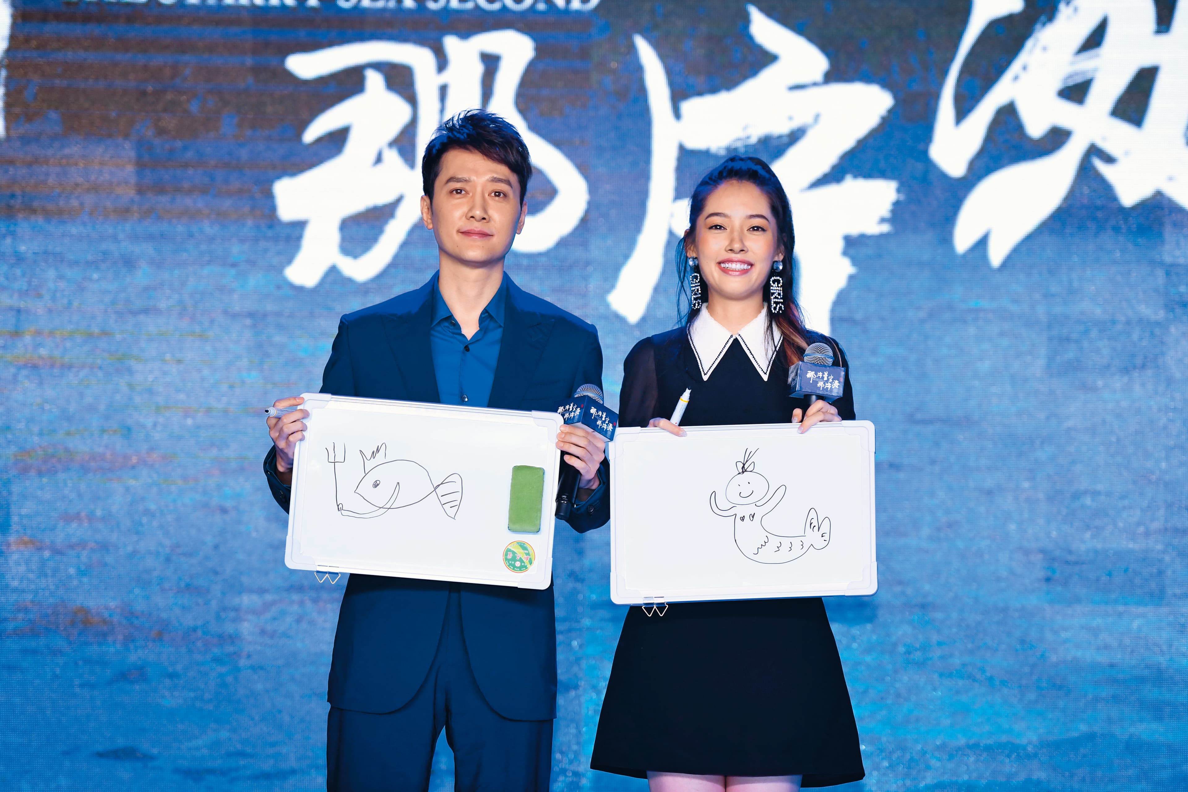 郭碧婷（右）曾與合演偶像劇《那片星空那片海》的馮紹峰（左）傳出緋聞，卻遭對方狠狠打槍，男方隨即與趙麗穎交往。（東方IC）