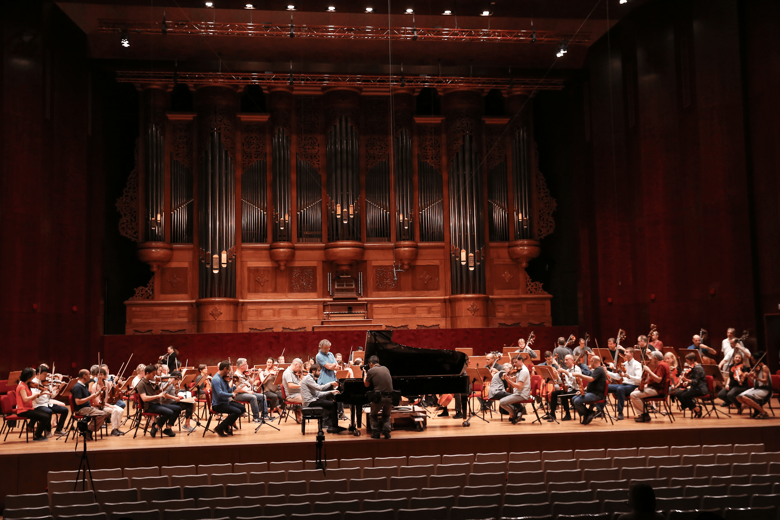時隔32年，克里夫蘭管弦樂團日前二度訪台，將於今明兩天在國家音樂廳演出，圖為彩排畫面。
