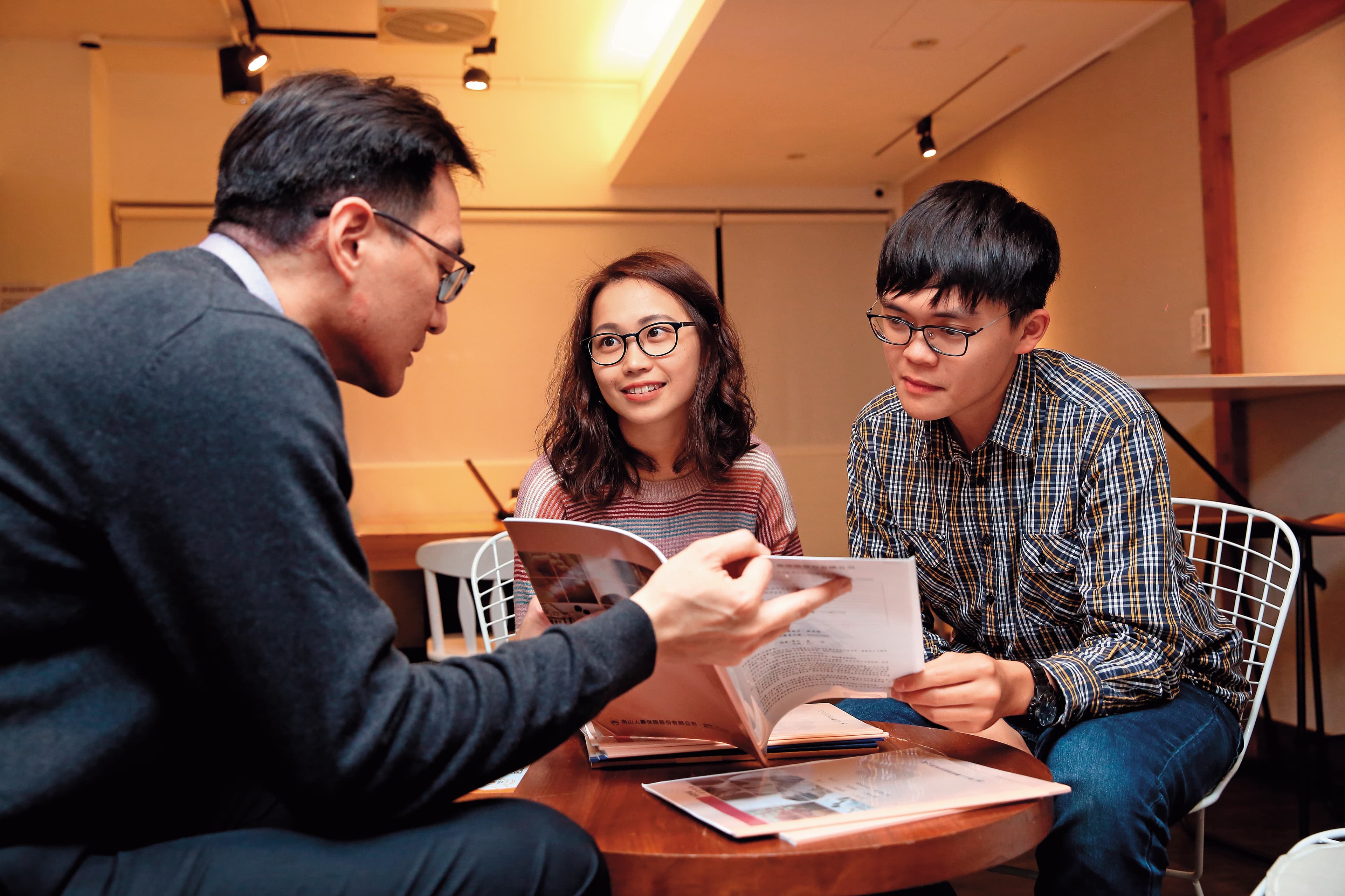 小資族可在能力範圍內，規劃專款專用的美元保單存錢圓夢。