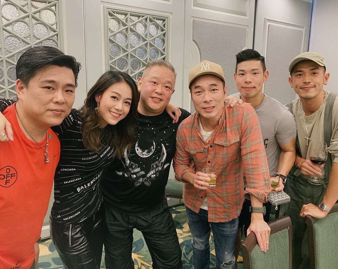 黃心穎月初在IG貼出與許志安等友人赴朋友生日趴的照片，根據影片內的服裝，推測就是這天「出事」。（翻攝自黃心穎IG）