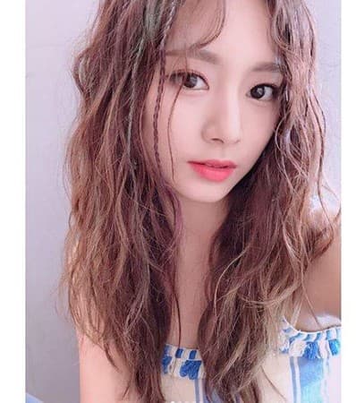 子瑜上妝美照。（翻攝自TWICE IG）   
