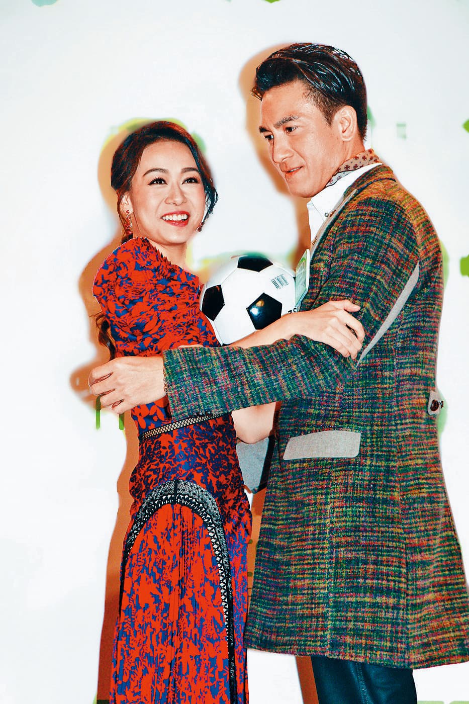黃心穎（左）的演藝事業遭到香港全面封殺，演藝事業幾乎全毀。右為馬國明。（東方IC）
