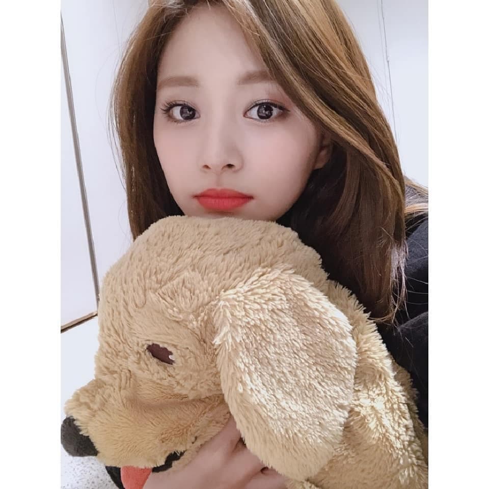 子瑜最近越發顯現性感之美。（翻攝twicetagram IG）