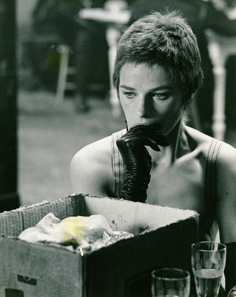 英國女星夏綠蒂蘭普琳對各種挑戰尺度的題材從不畏懼，1974年主演的《午夜守門人》大膽用性、愛、暴力控訴納粹的行徑，以及人性罪惡。（台北電影節提供）