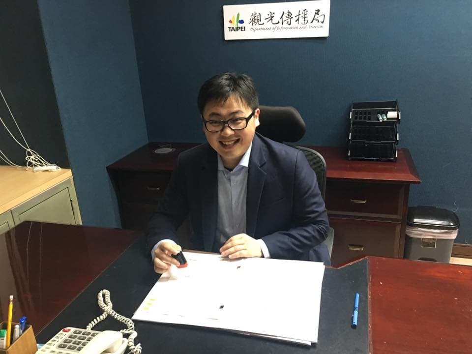 北市副現任發言人由觀傳局長劉奕霆兼任，未來找到新任發言人後，劉將專心局長工作。（翻攝自劉奕霆臉書）