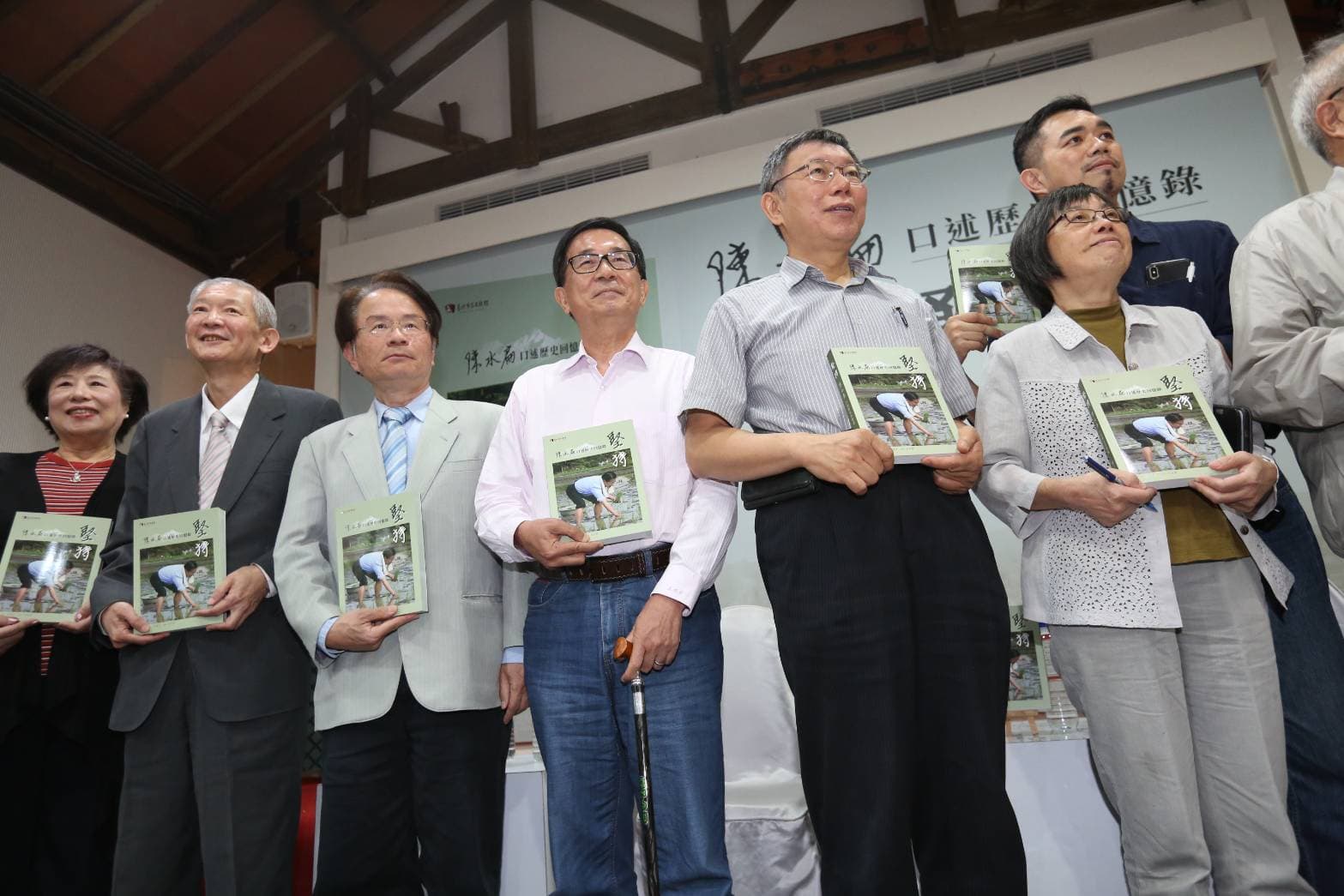 扁回憶，他拿到資料後，陣營內部分兩派，一派主張要曝光，但他個人非常保留。