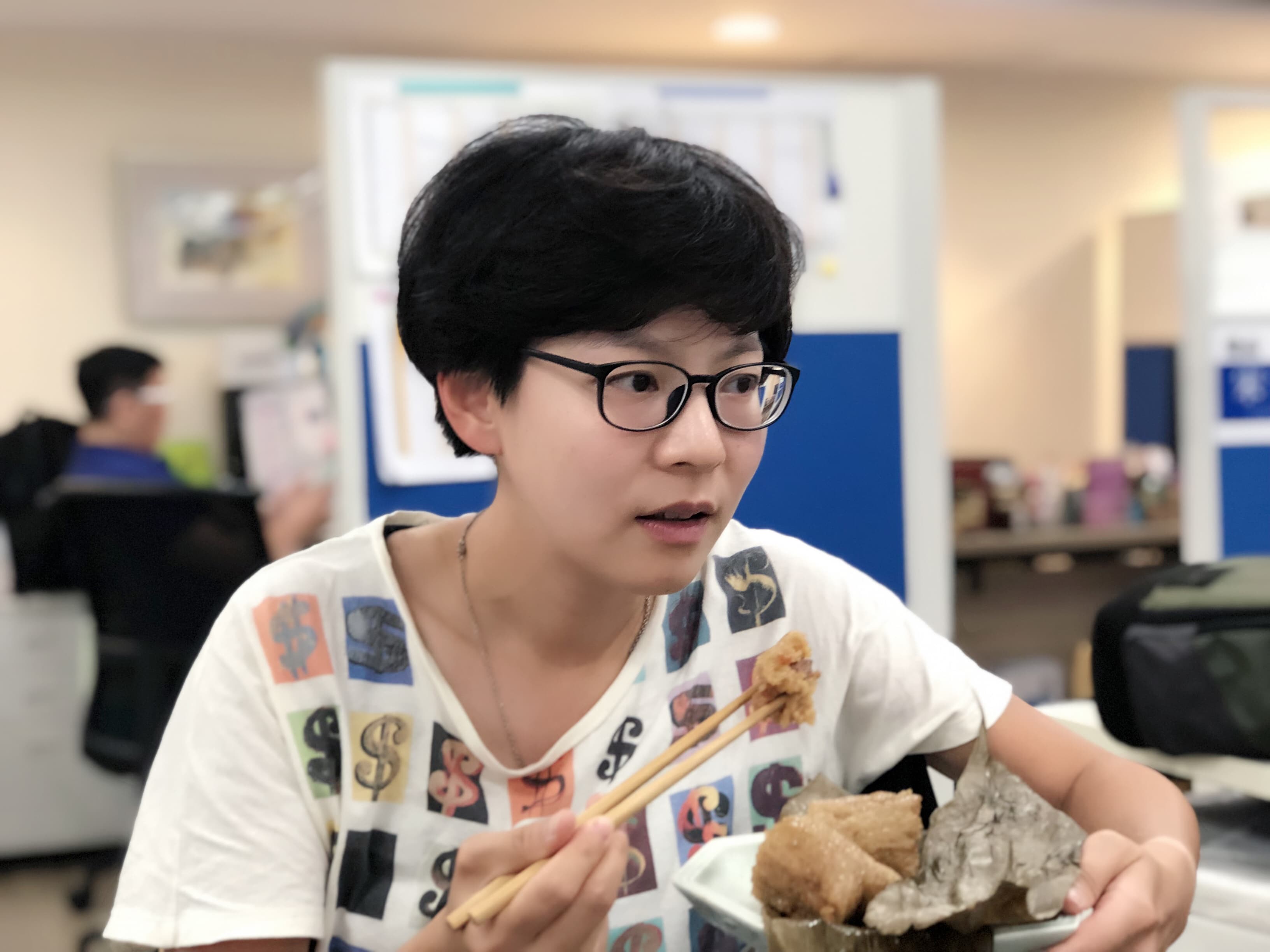 顏值與酒量齊高的旅遊組同事表示：「沒什麼酒味啊！」