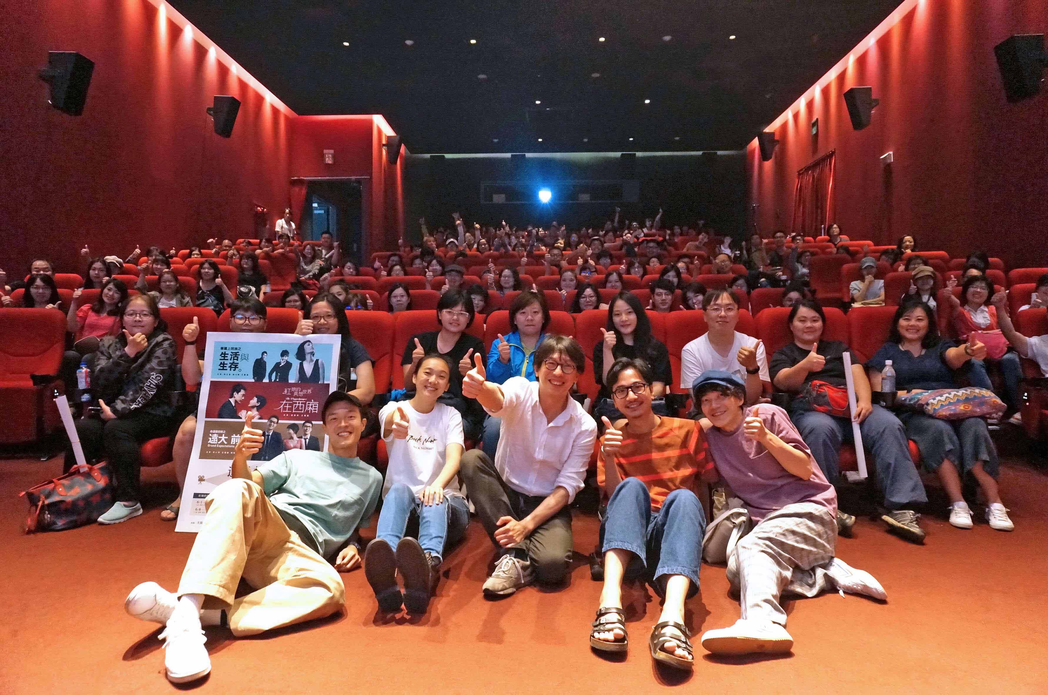 《在西廂》的演員群黃俊傑（左起）、趙逸嵐、戴旻學、彭浩秦出席力挺林奕華。（甲上提供）