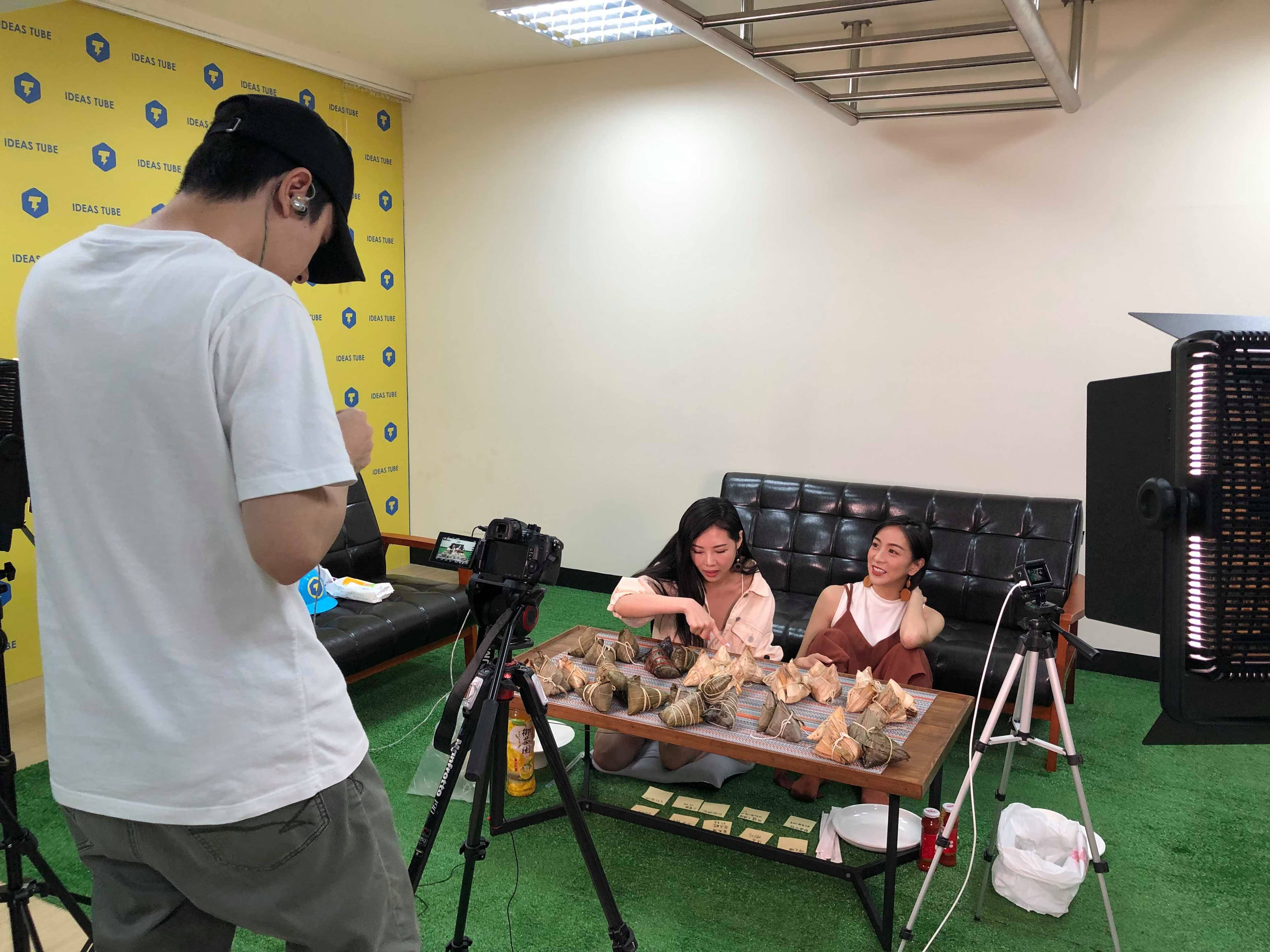 梁凱莉與大胃王麥麥，端午節挑戰吃完36顆粽子。（創意油管提供）
