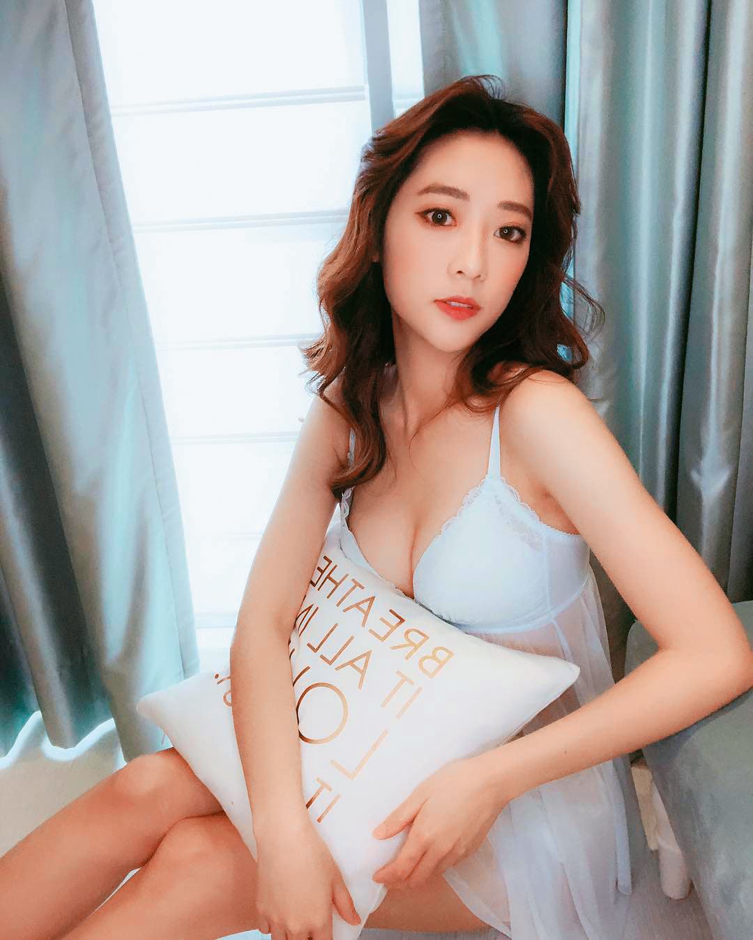 林蔚喬當年因為想賺錢而當外拍模特兒，如今希望也能演戲多元發展。（翻攝自林蔚喬IG）