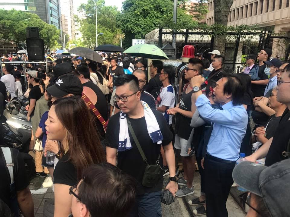 台北市議員王世堅也現身支持「撐香港，反送中」集會。（翻攝自王世堅臉書）