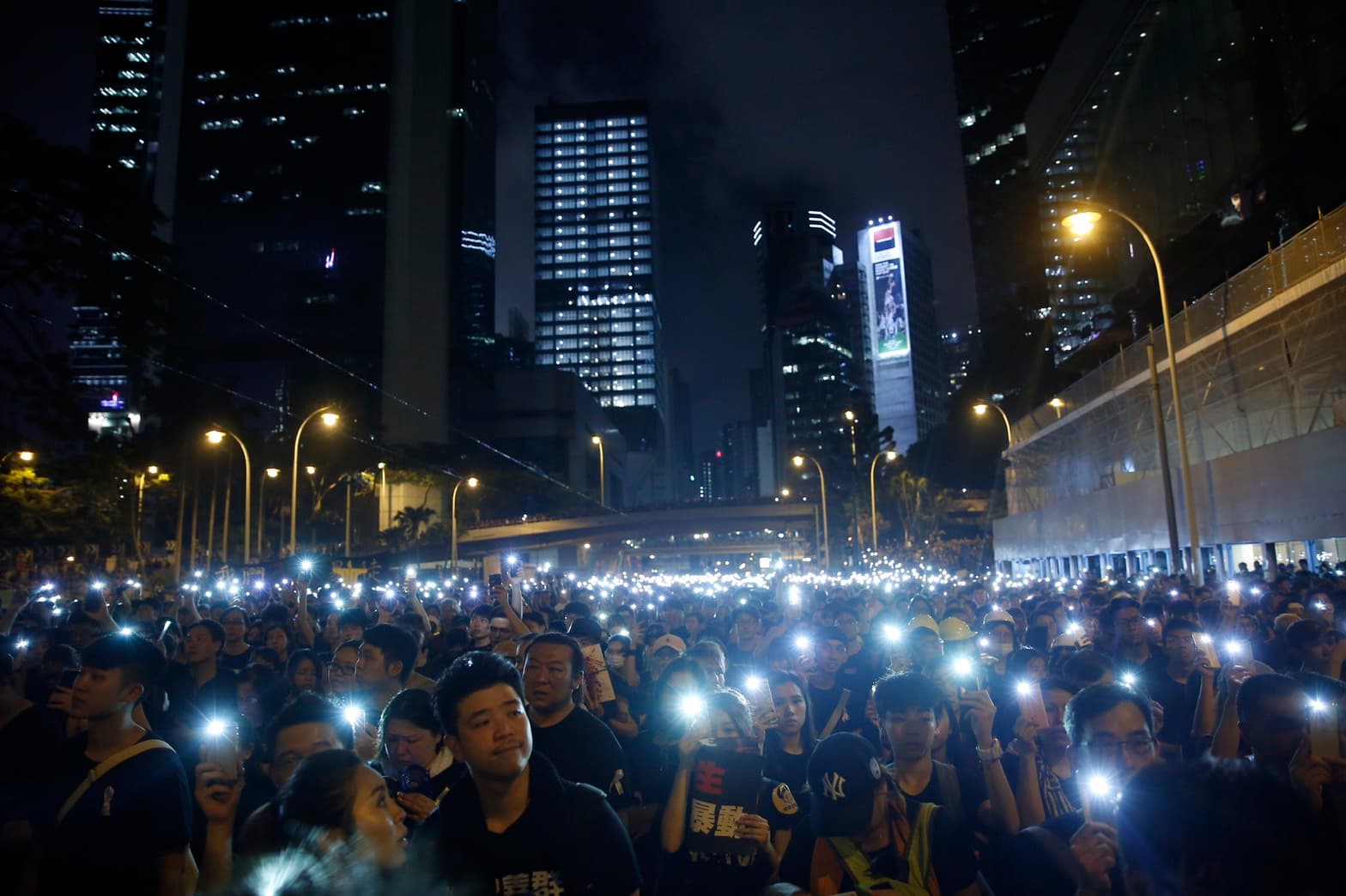 香港616反送中大遊行，將近200萬人走上街頭。