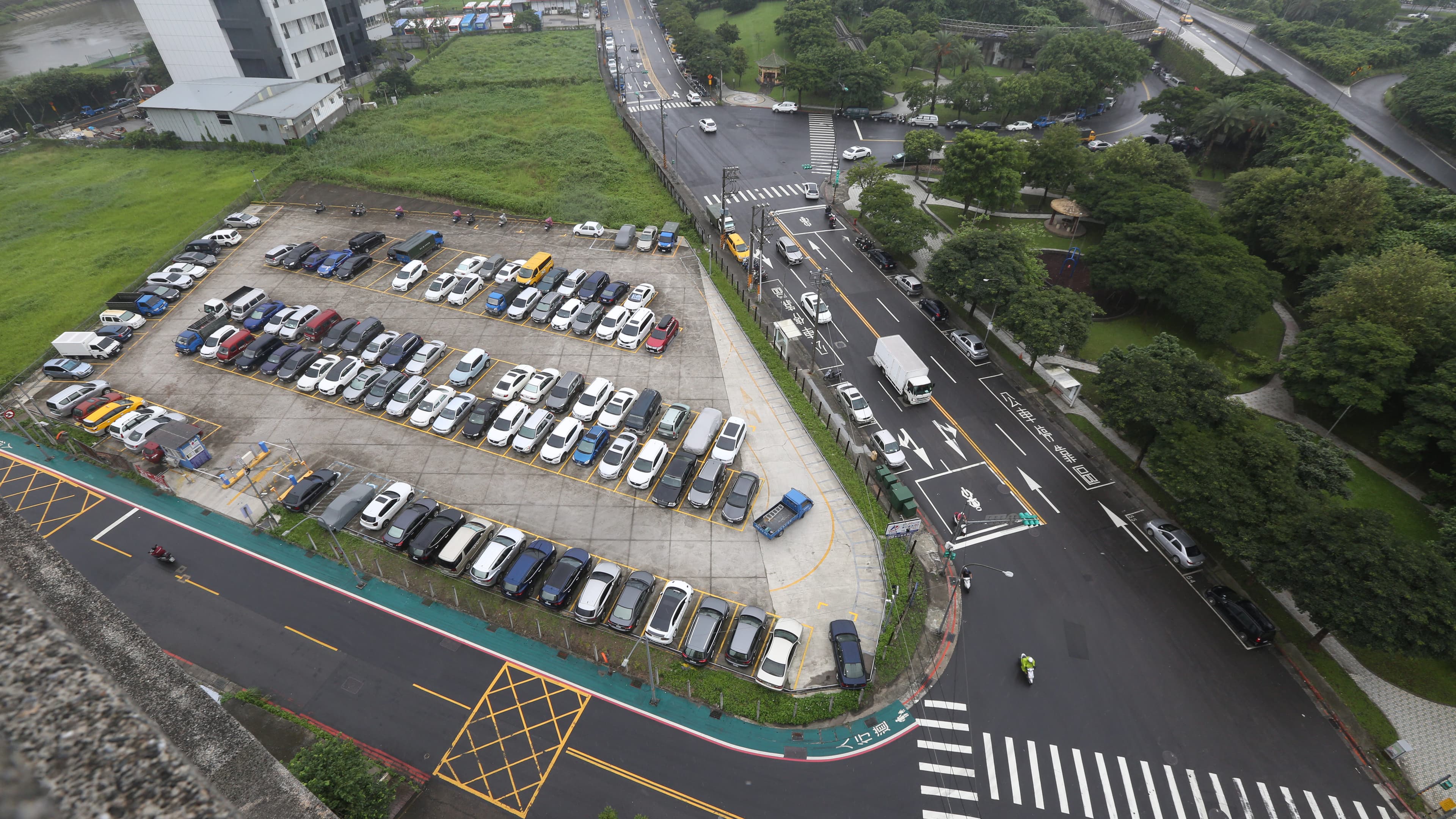 興富發去年買進內湖安康段1936坪工業地，預計蓋3棟廠辦。
