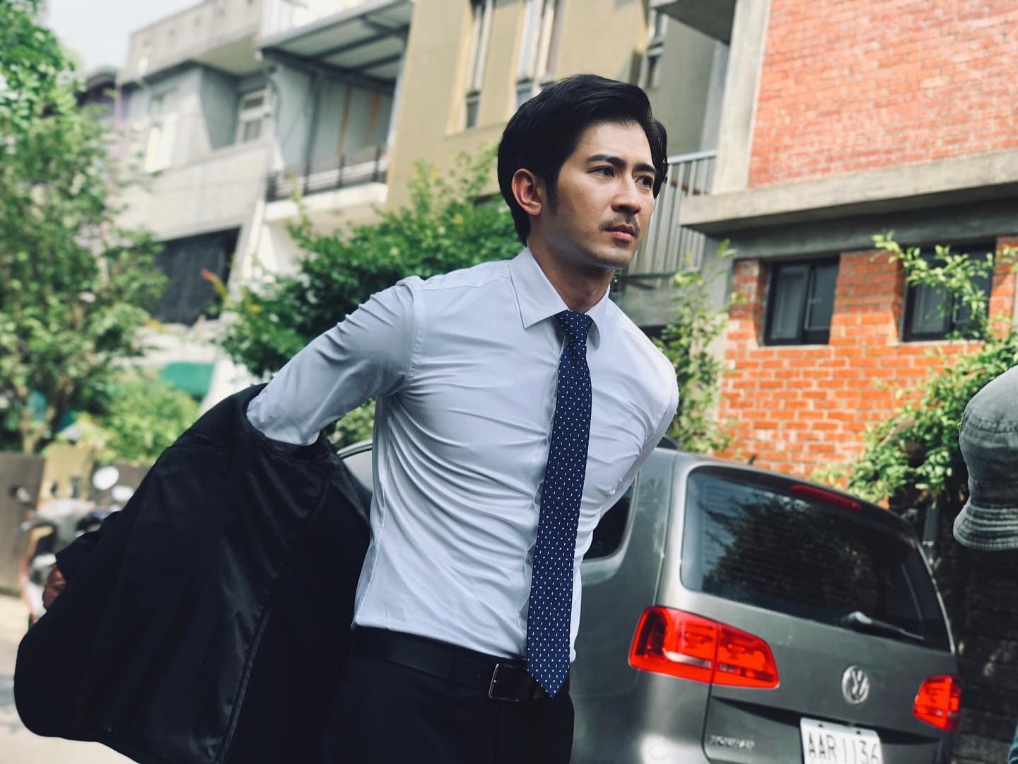 簡宏霖曾抱怨沒工作而和女友分手，與一手栽培的周子娛樂鬧翻。（翻攝自簡宏霖臉書）