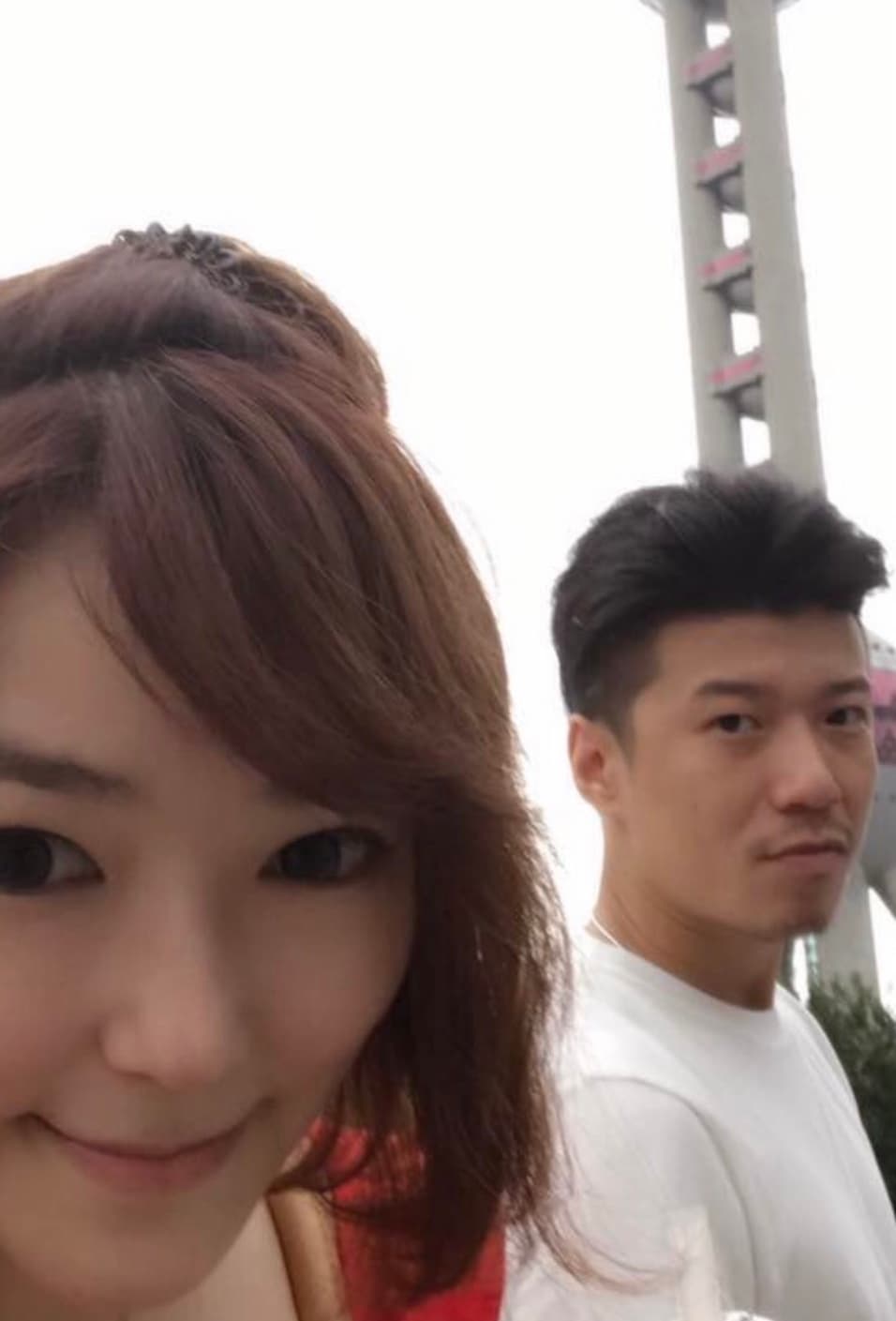 董女指控，李柏蓉打線上遊戲認識上海男友，隨即飛離台灣，連小孩都不顧。（董女提供）