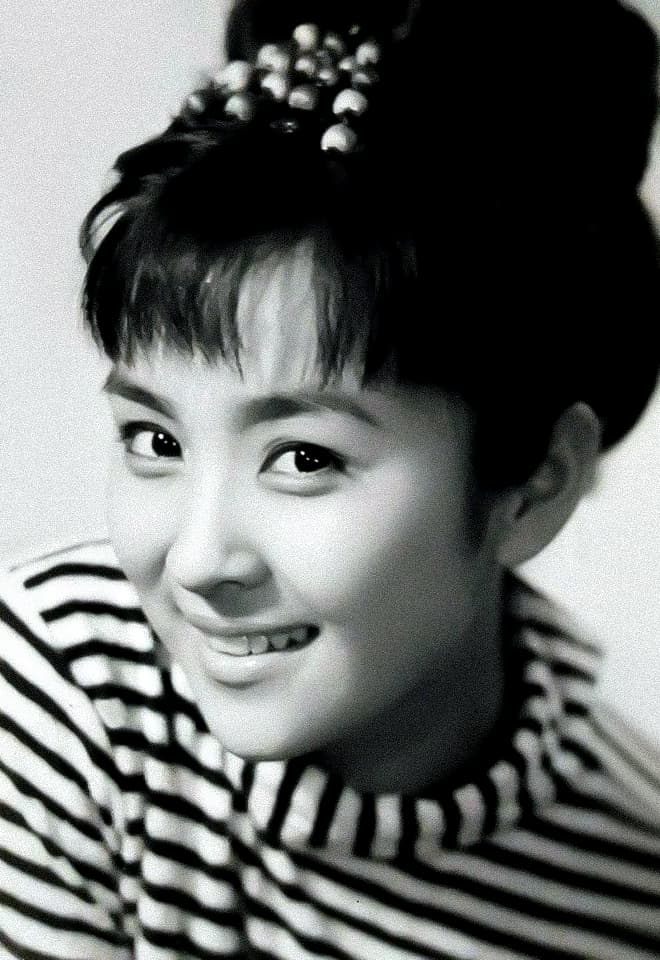 甄珍從影多年，始終保持親切活潑的討喜性格，導演李崗更稱她是「東方最美的女人」。（高雄市新聞局提供）