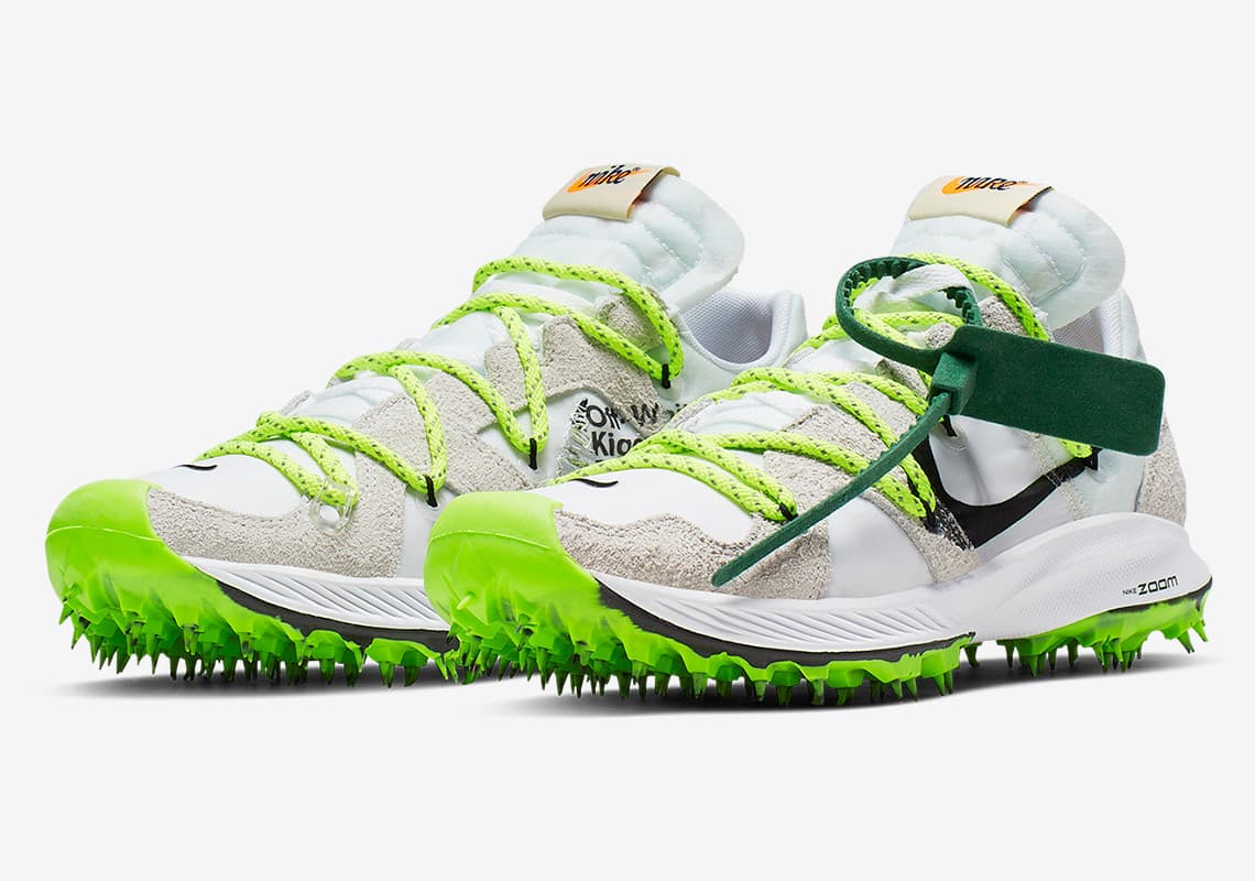 Off White x Nike自釘鞋上擷取創作靈感。（FRUITION提供）